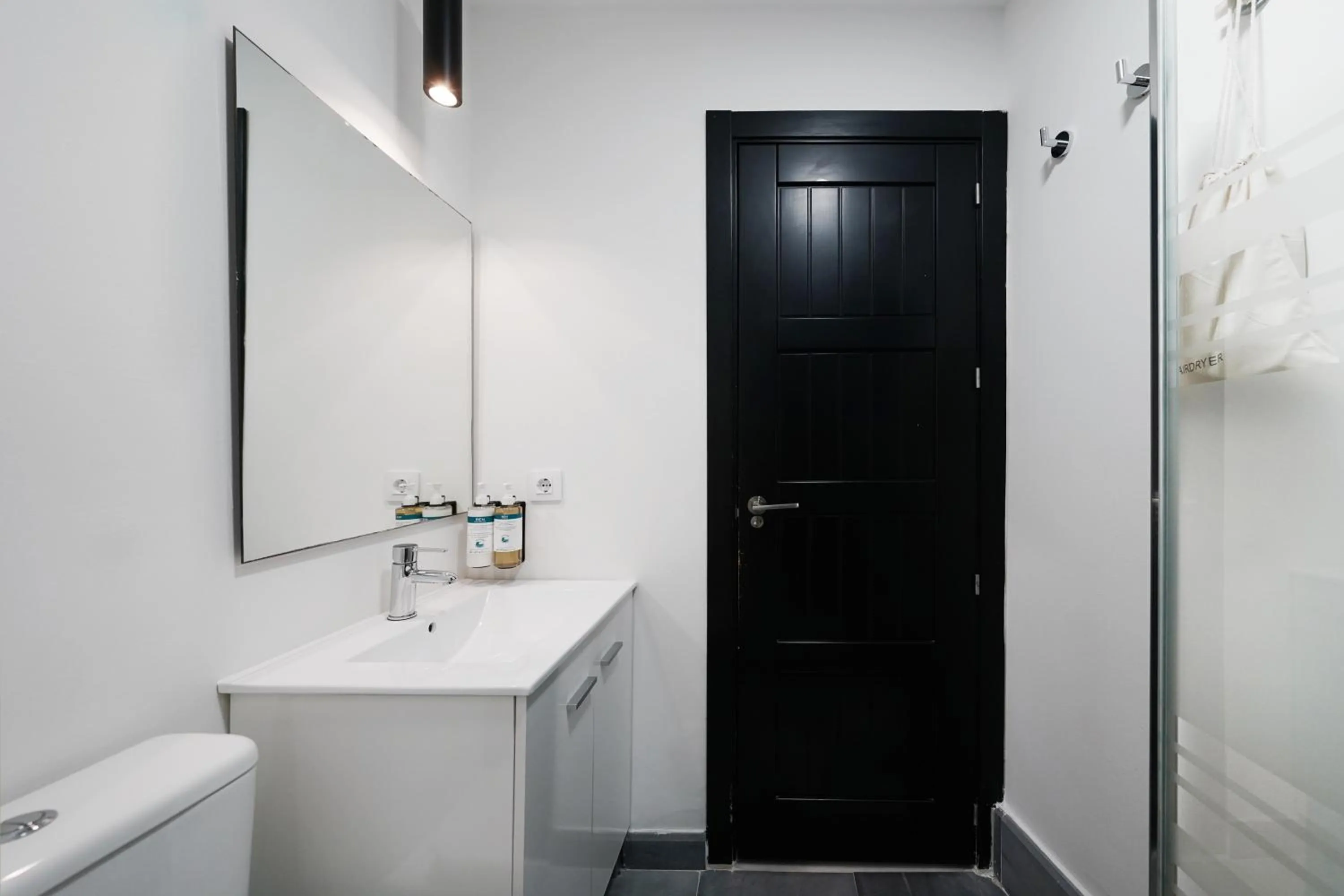 Bathroom in Numa Seville Alegre