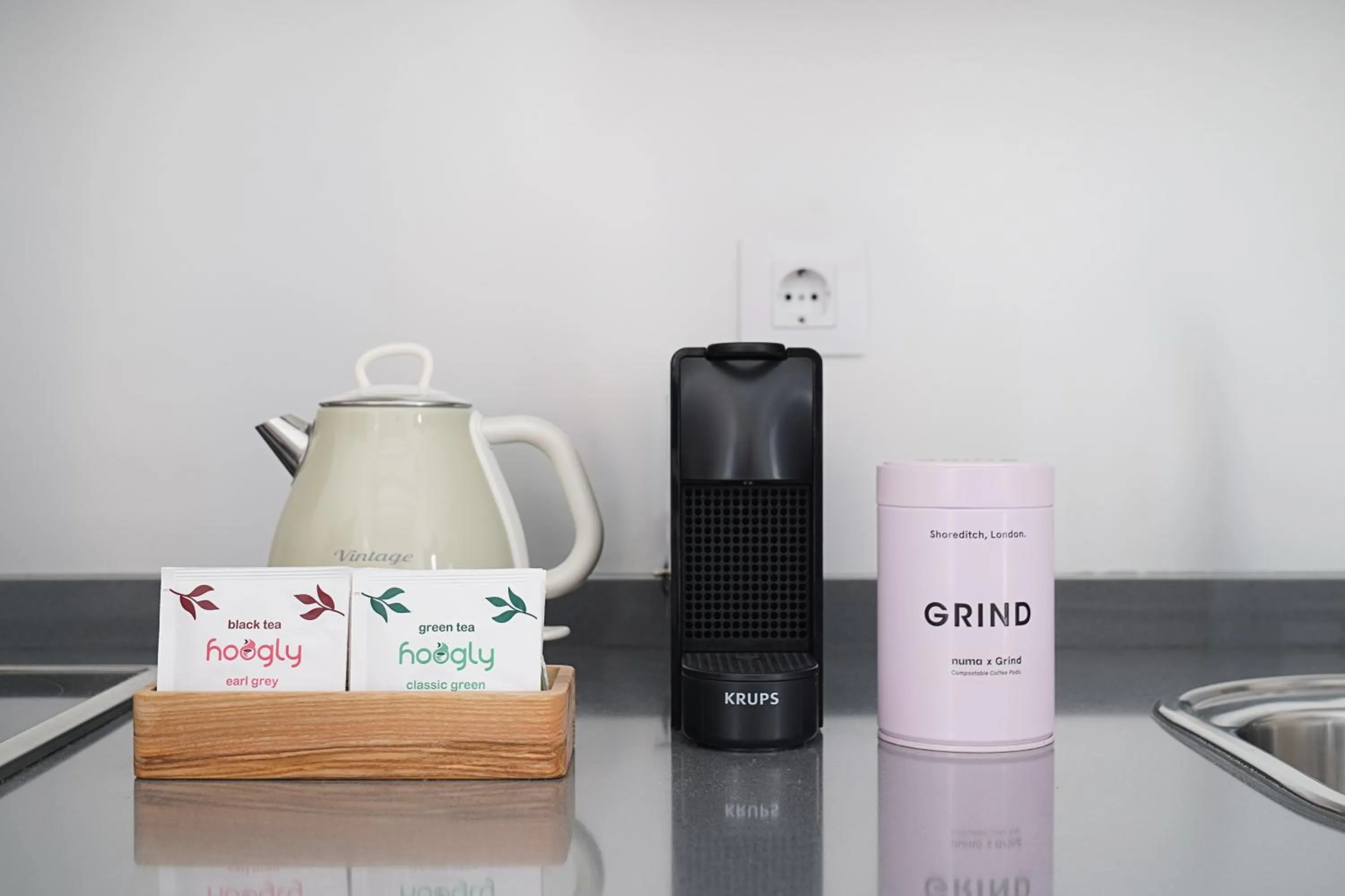 Coffee/tea facilities in Numa Seville Alegre