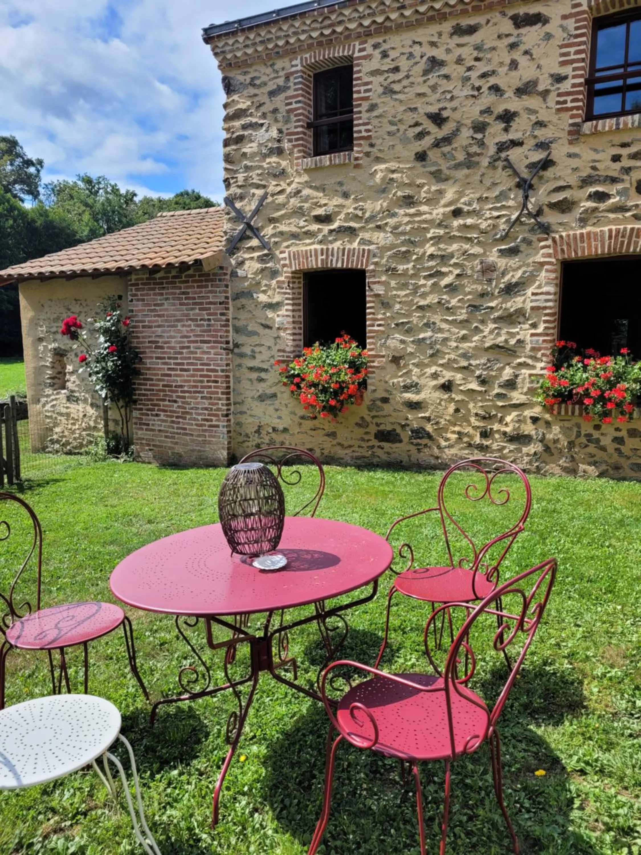 Garden view in Le Moulin de Drapras