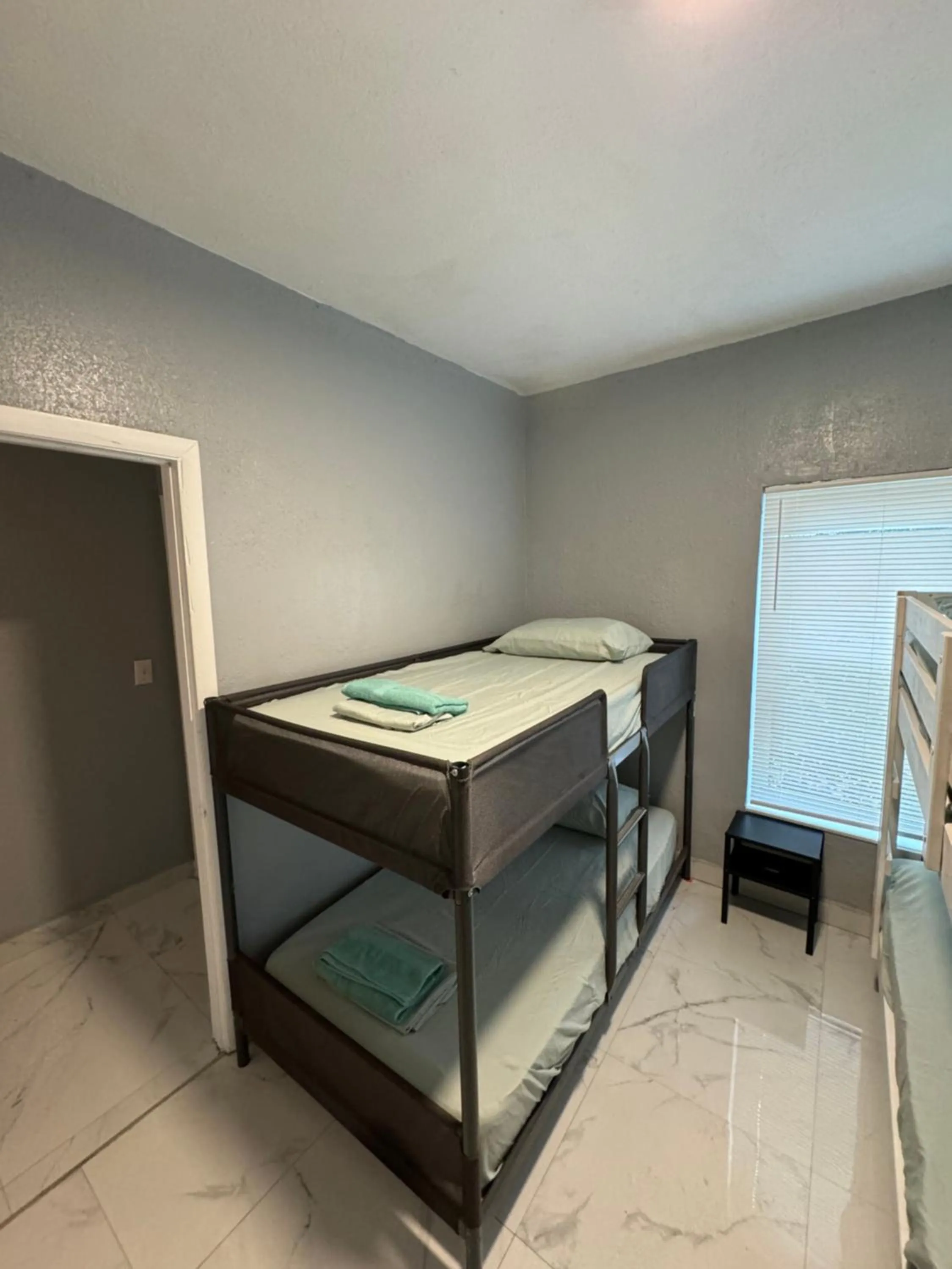 bunk bed in Graffiti Wynwood