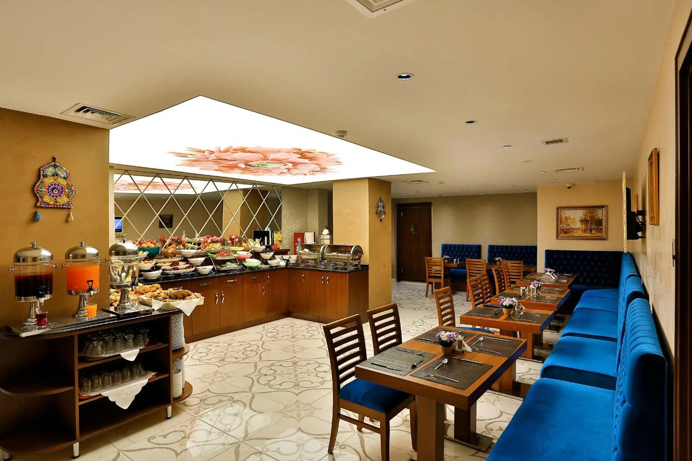 Restaurant/places to eat in Edibe Sultan Hotel Restaurant/places to eat in Edibe Sultan Hotel