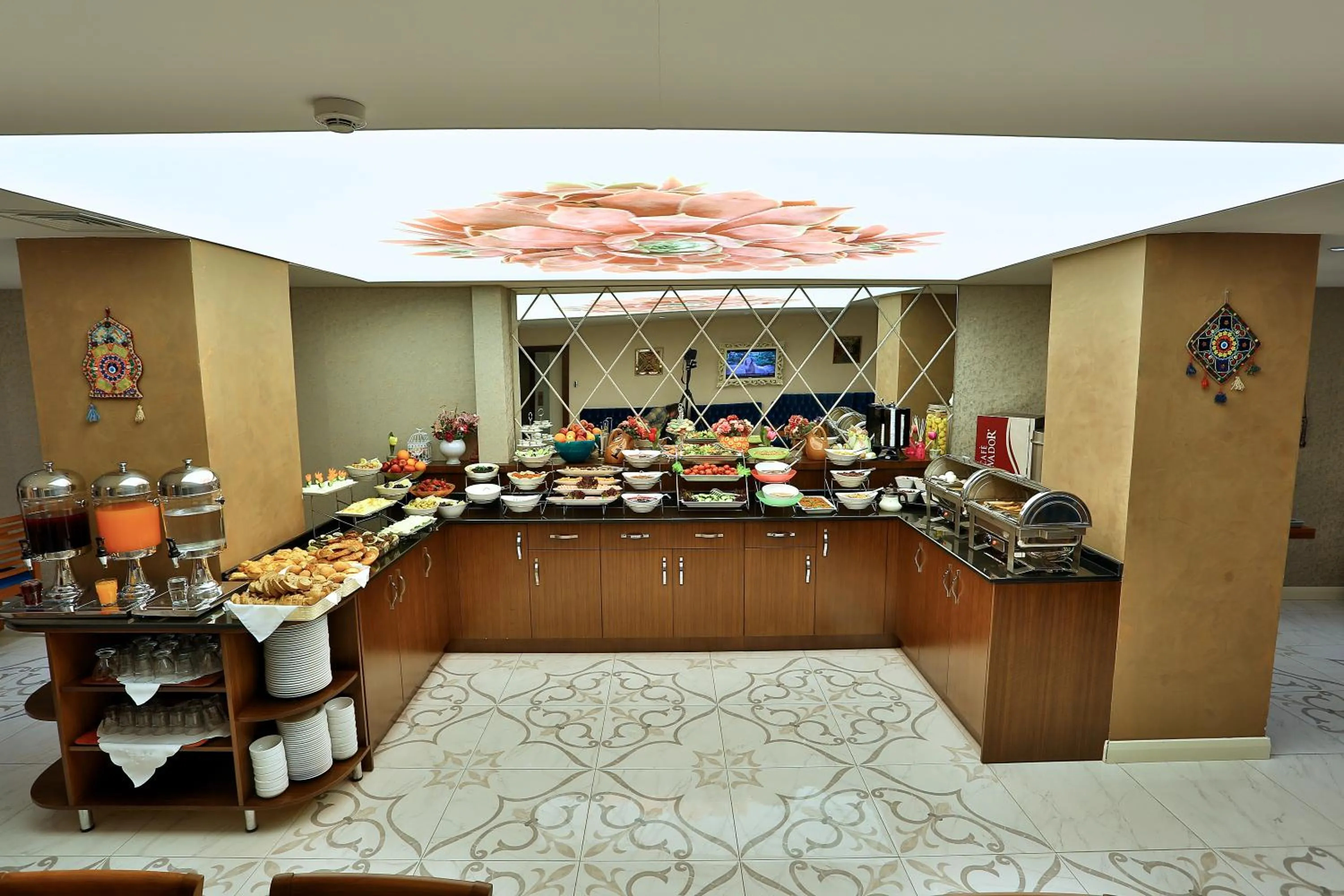 Restaurant/places to eat in Edibe Sultan Hotel