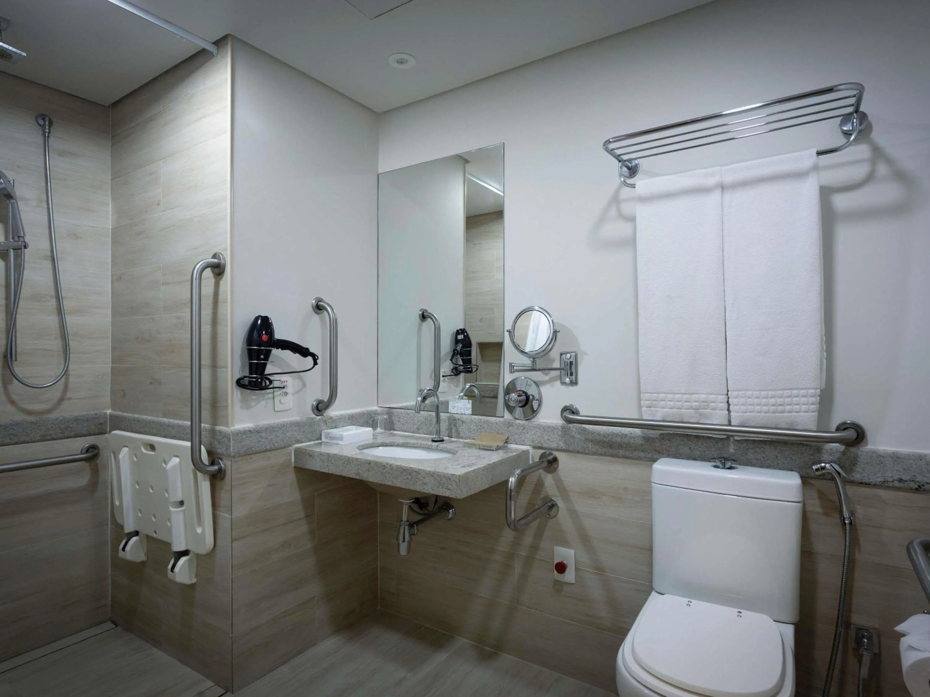 Bedroom in Mercure Salvador Rio Vermelho