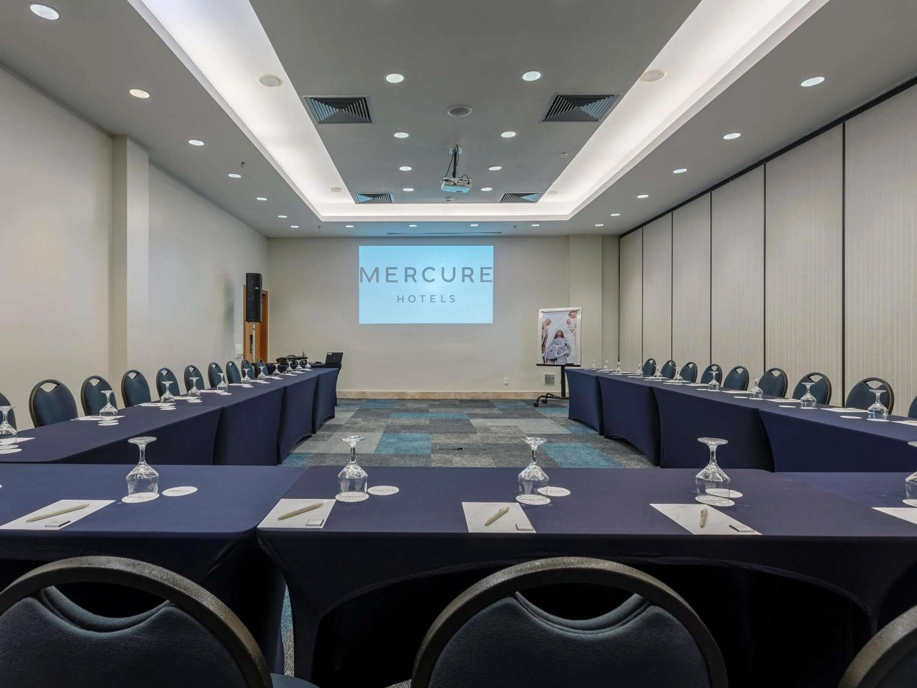 Meeting/conference room in Mercure Salvador Rio Vermelho
