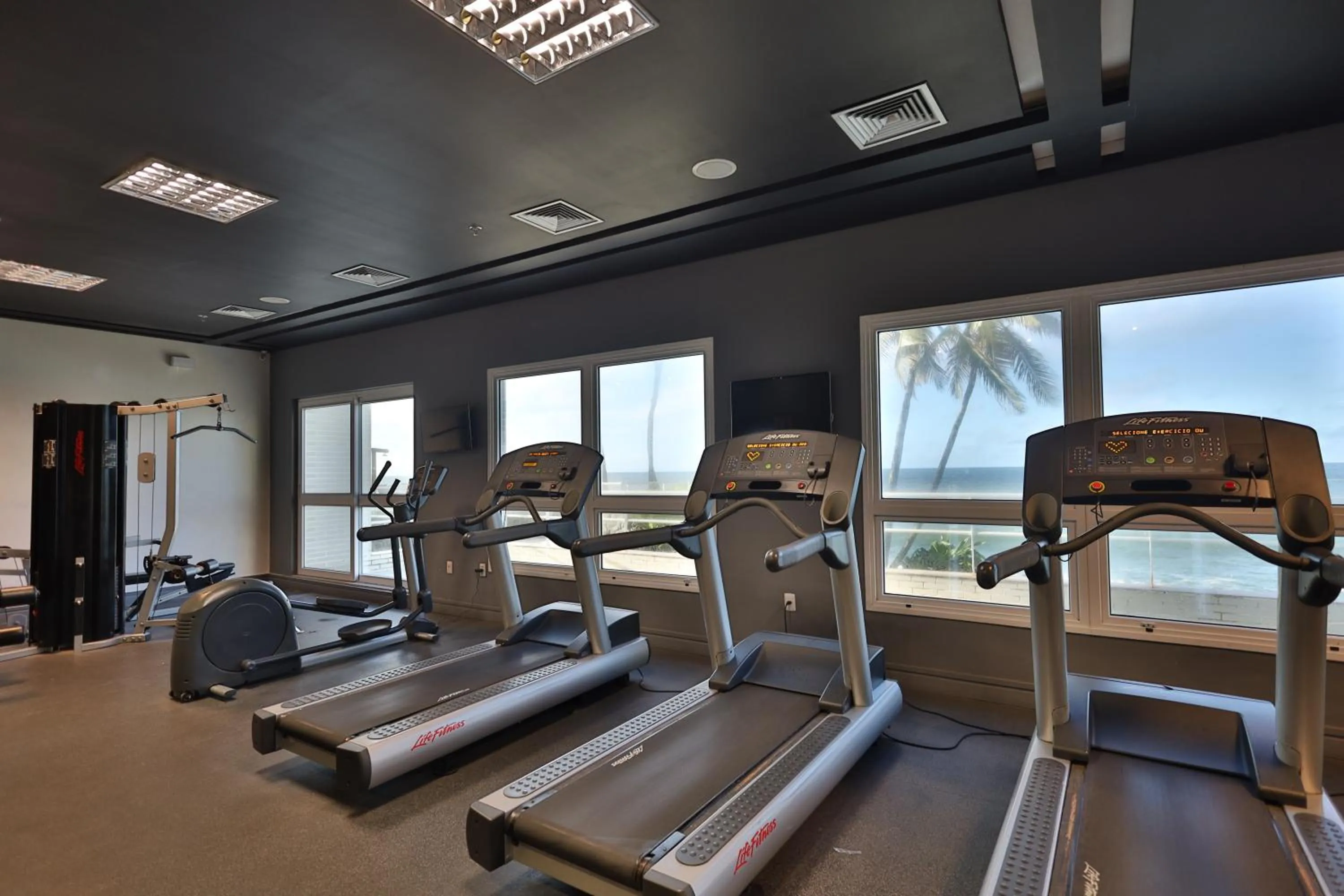 Fitness centre/facilities in Mercure Salvador Rio Vermelho