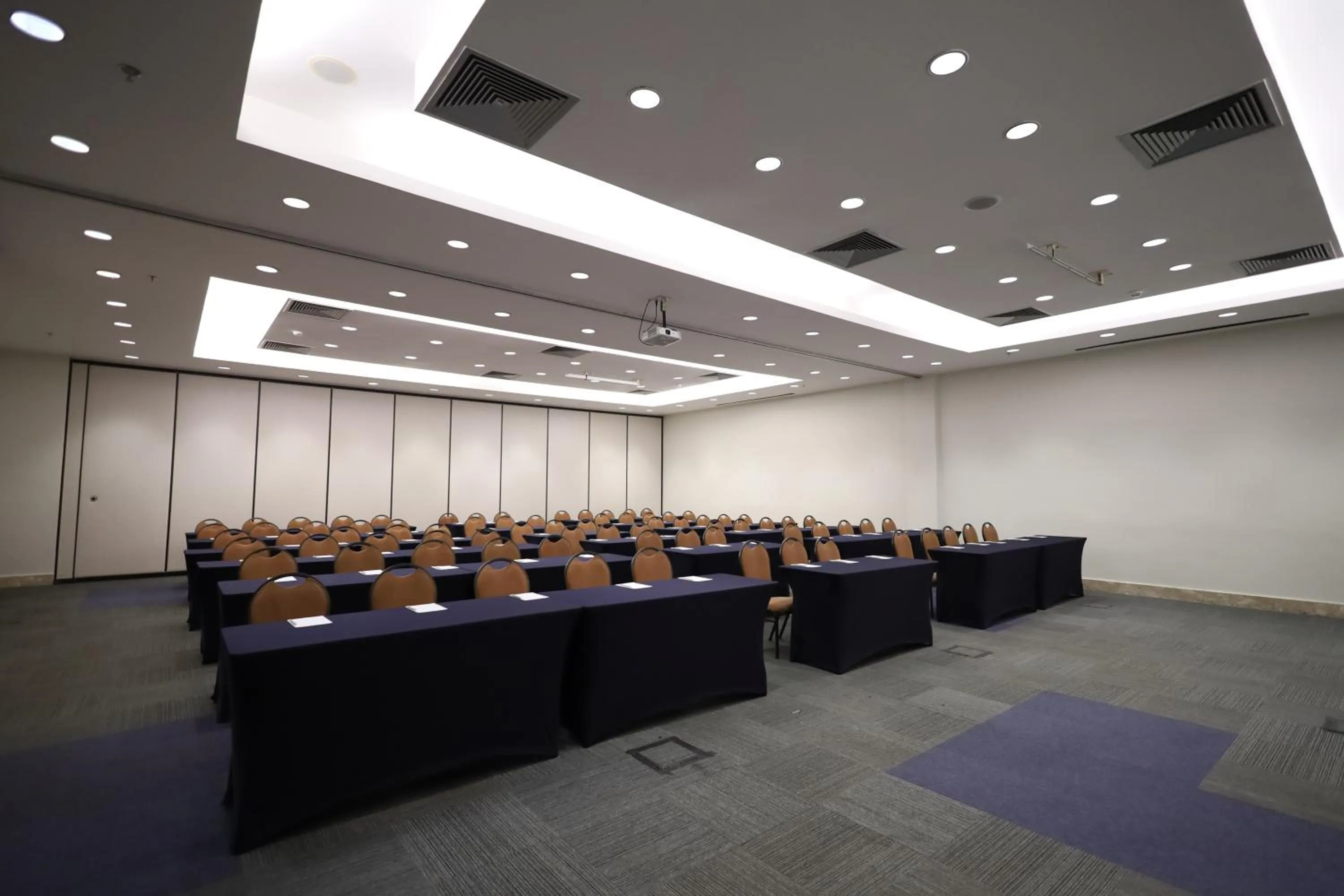 Meeting/conference room in Mercure Salvador Rio Vermelho