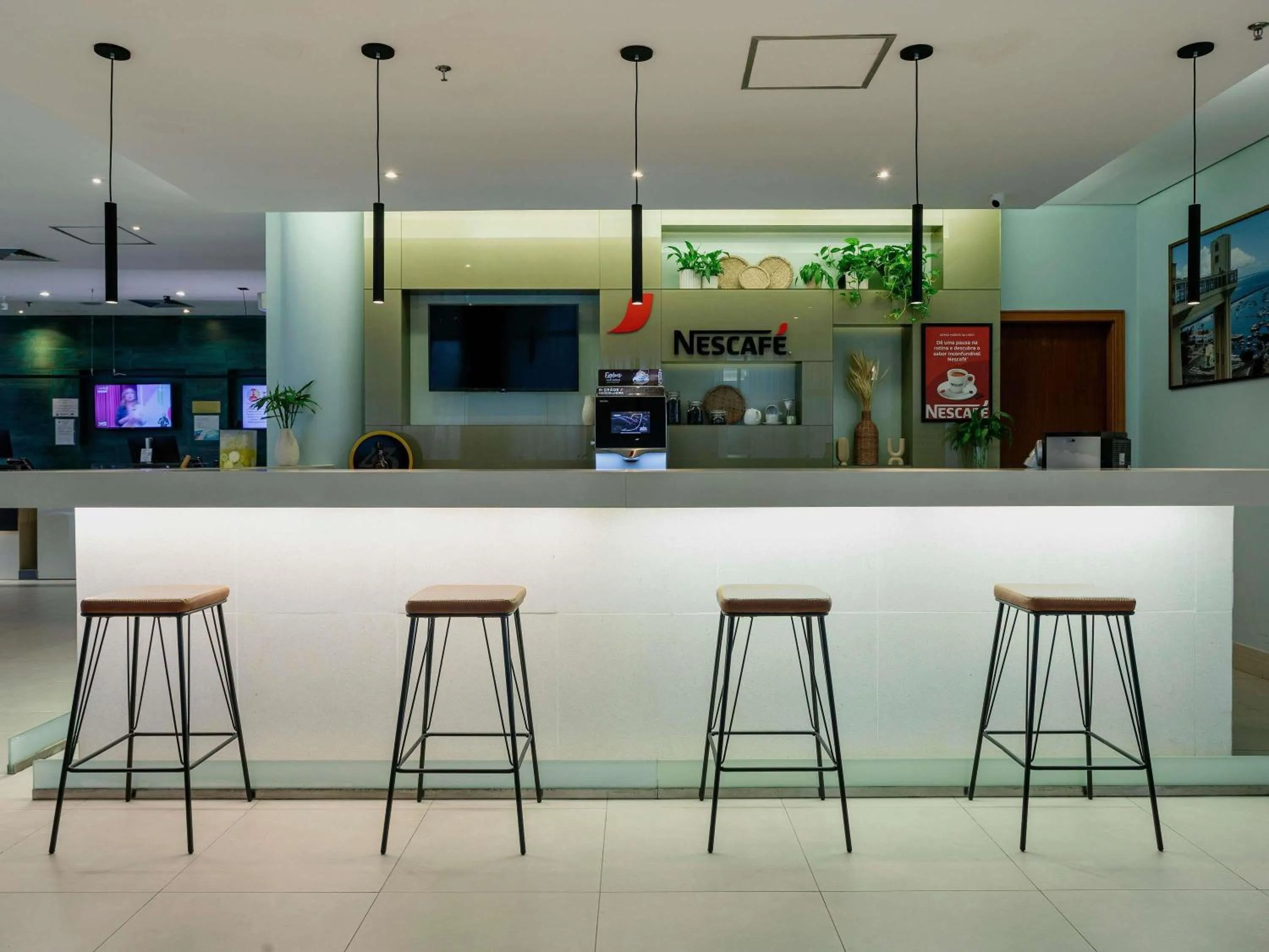 Lounge or bar in Mercure Salvador Rio Vermelho