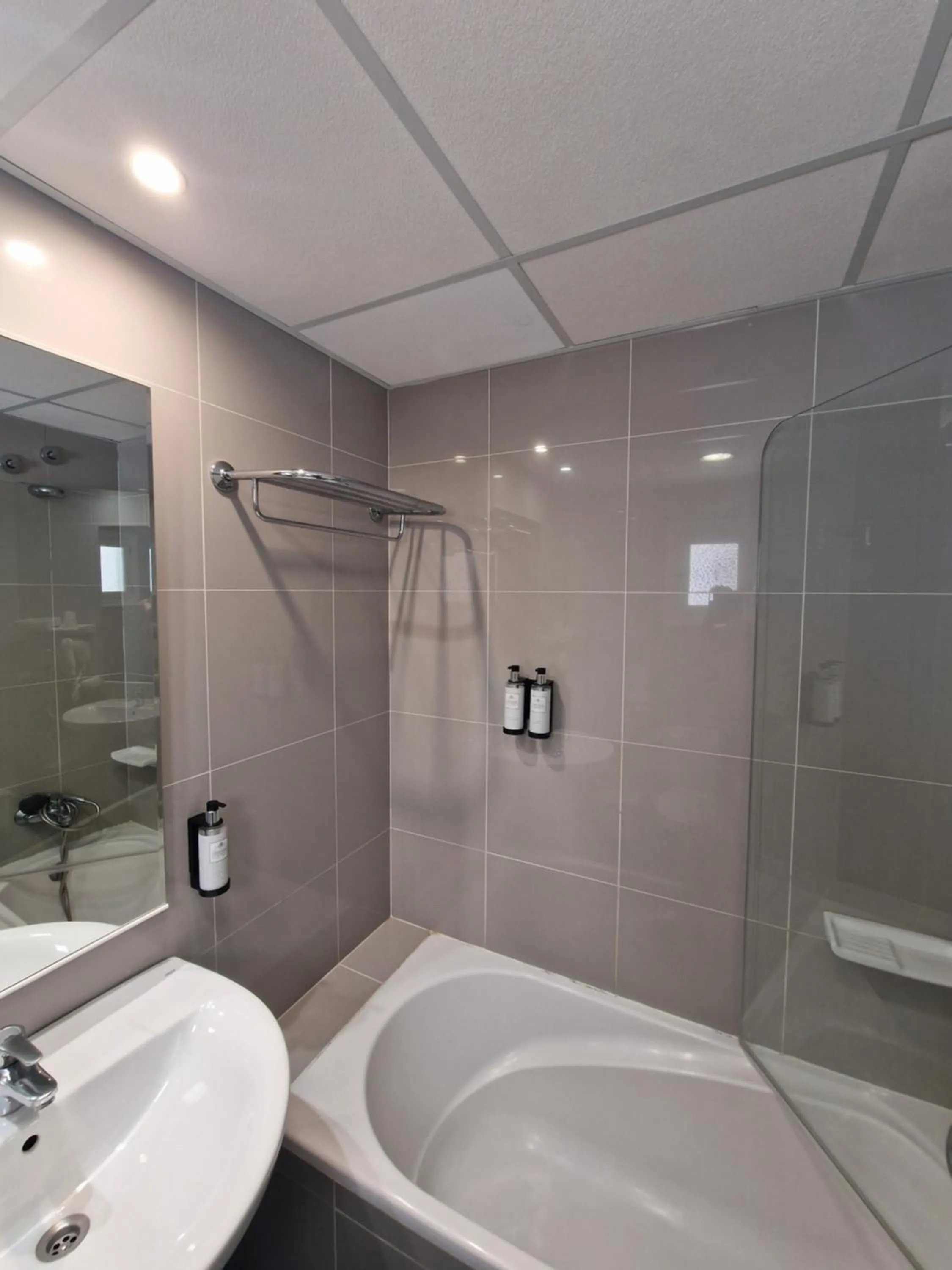 Bathroom in Apartamentos Costamar II