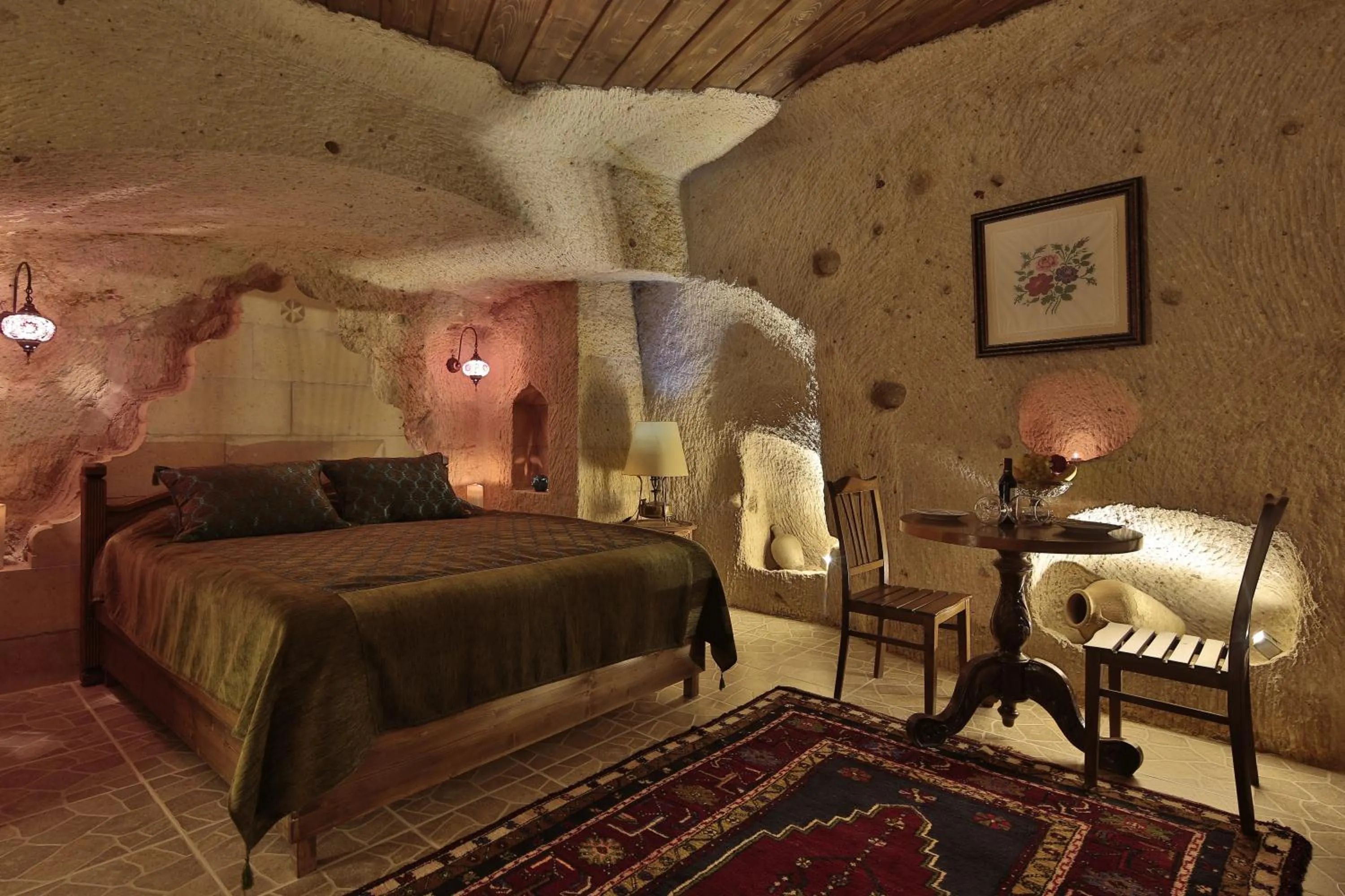 Photo of the whole room, Bed in Turkish Cave House
