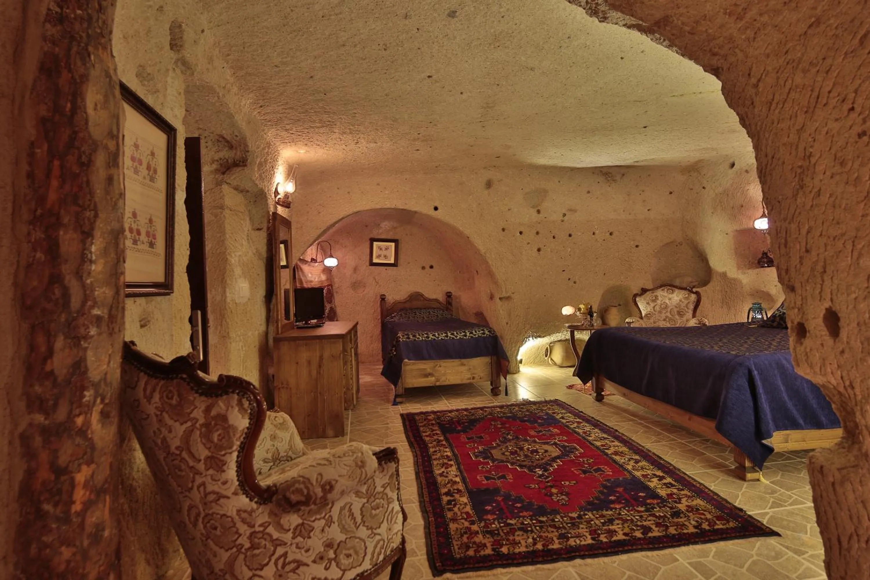 Photo of the whole room, Bed in Turkish Cave House