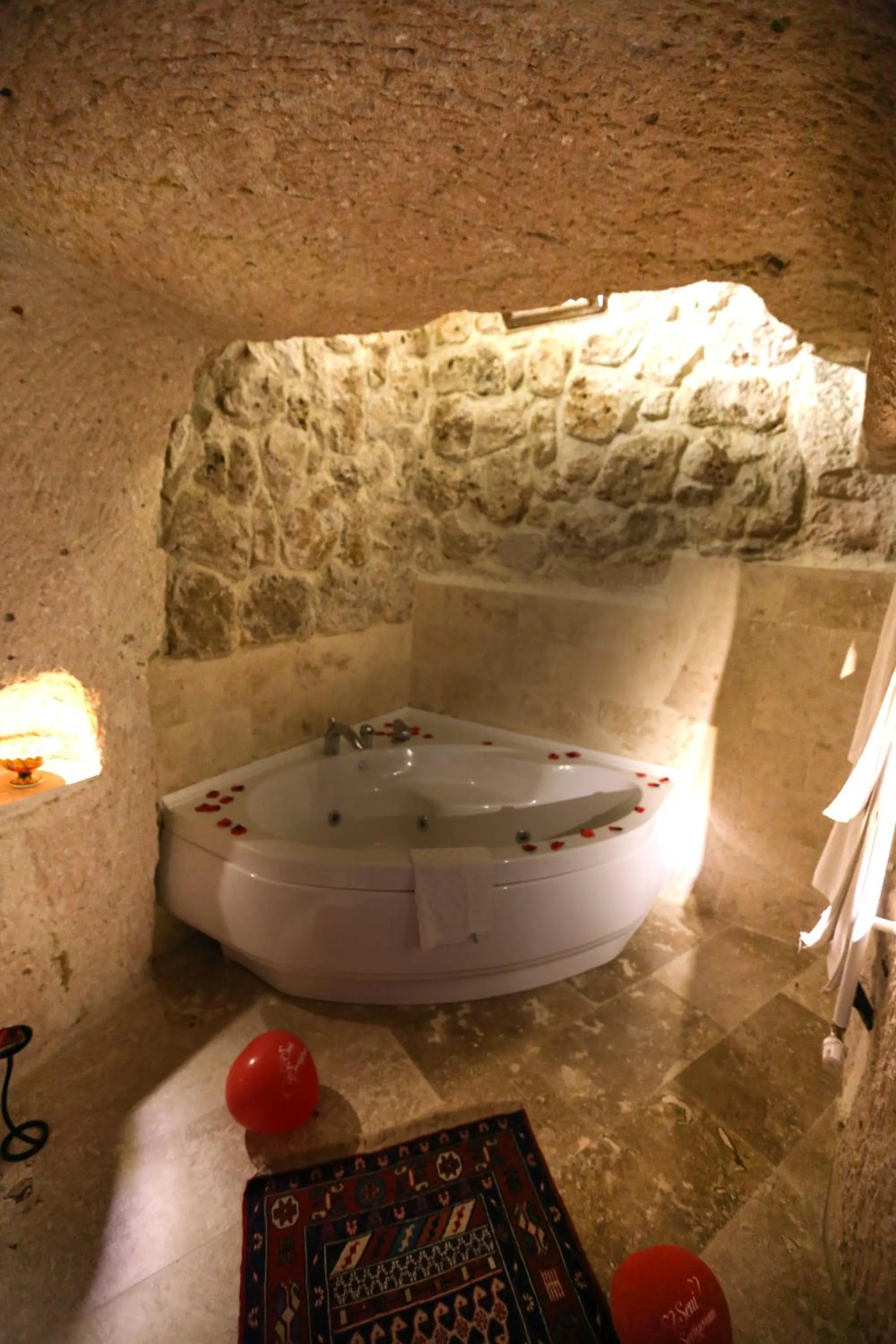 Massage in Turkish Cave House