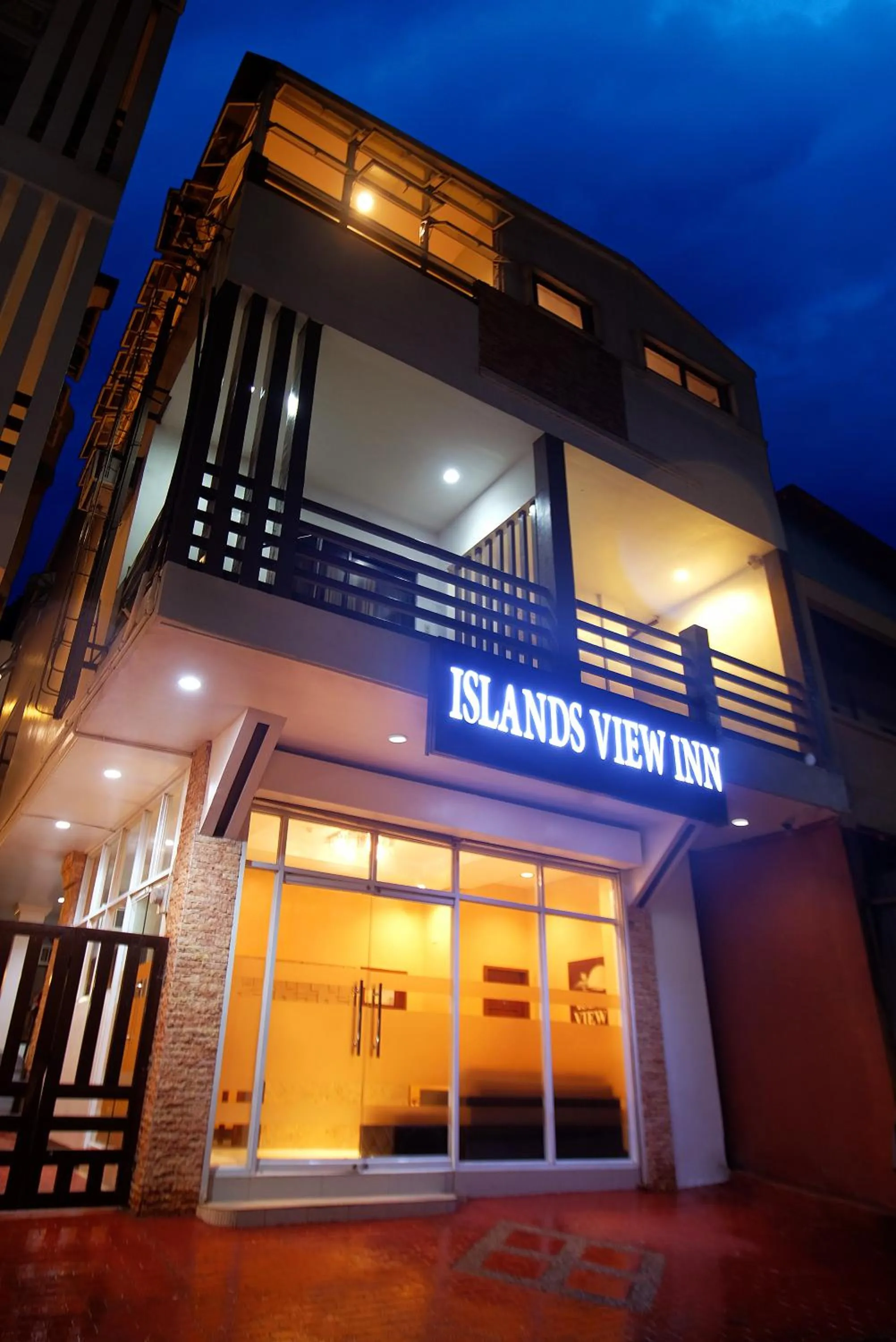 Property building in ISLANDS VIEW INN