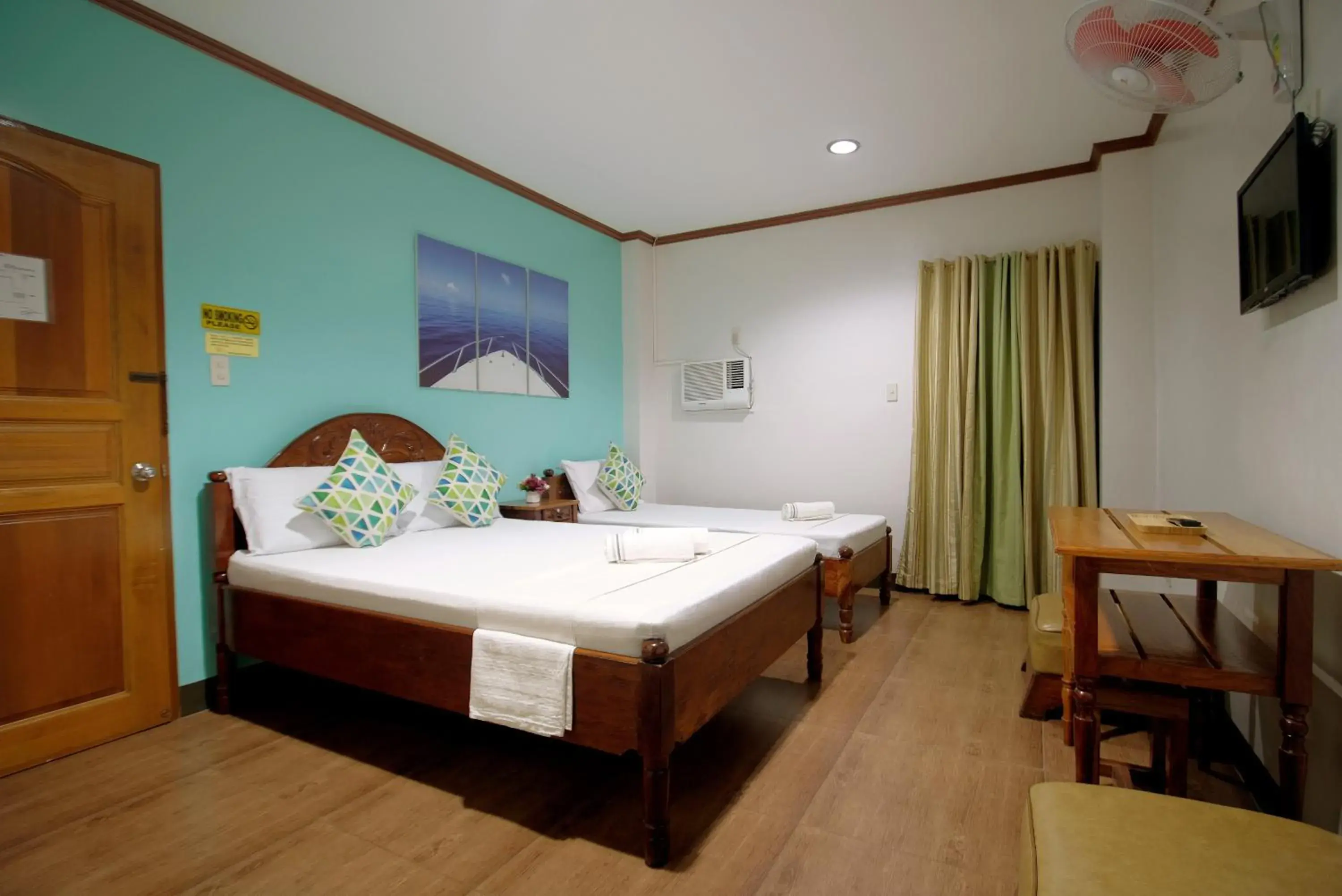 Bedroom, Bed in ISLANDS VIEW INN Bedroom, Bed in ISLANDS VIEW INN