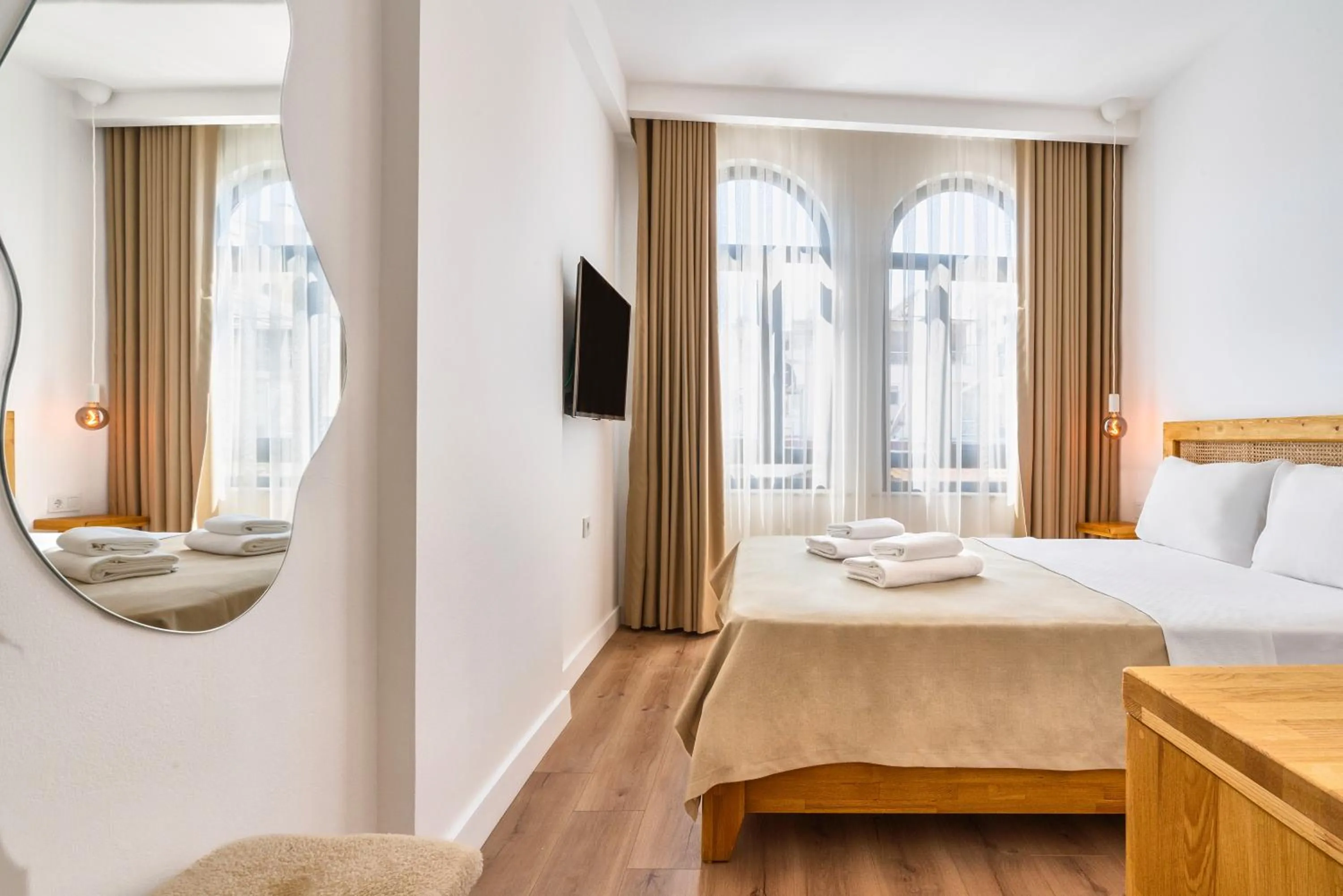 Photo of the whole room, Bed in Audo Local