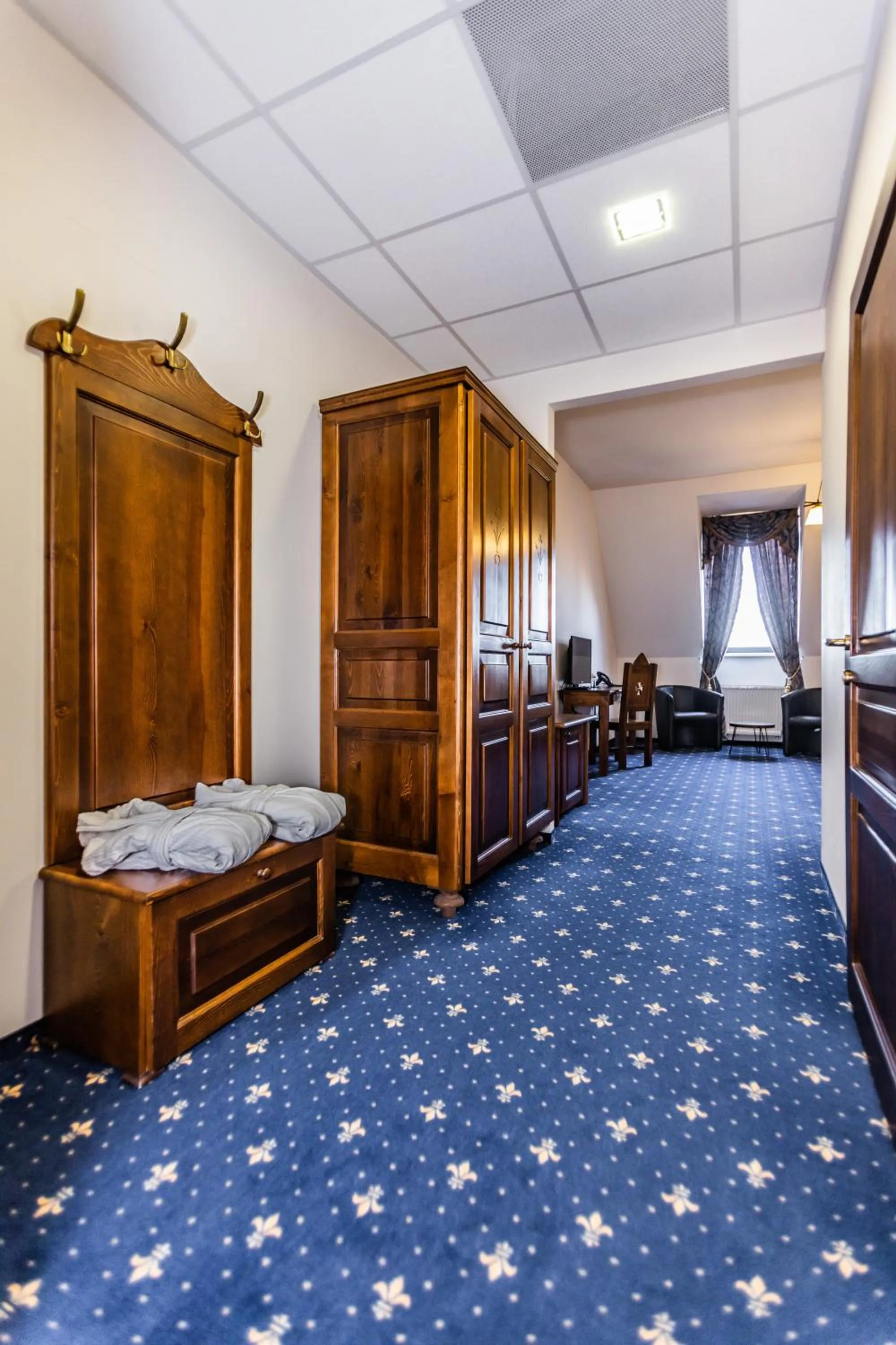 wardrobe in Hotel Grand Vígľaš