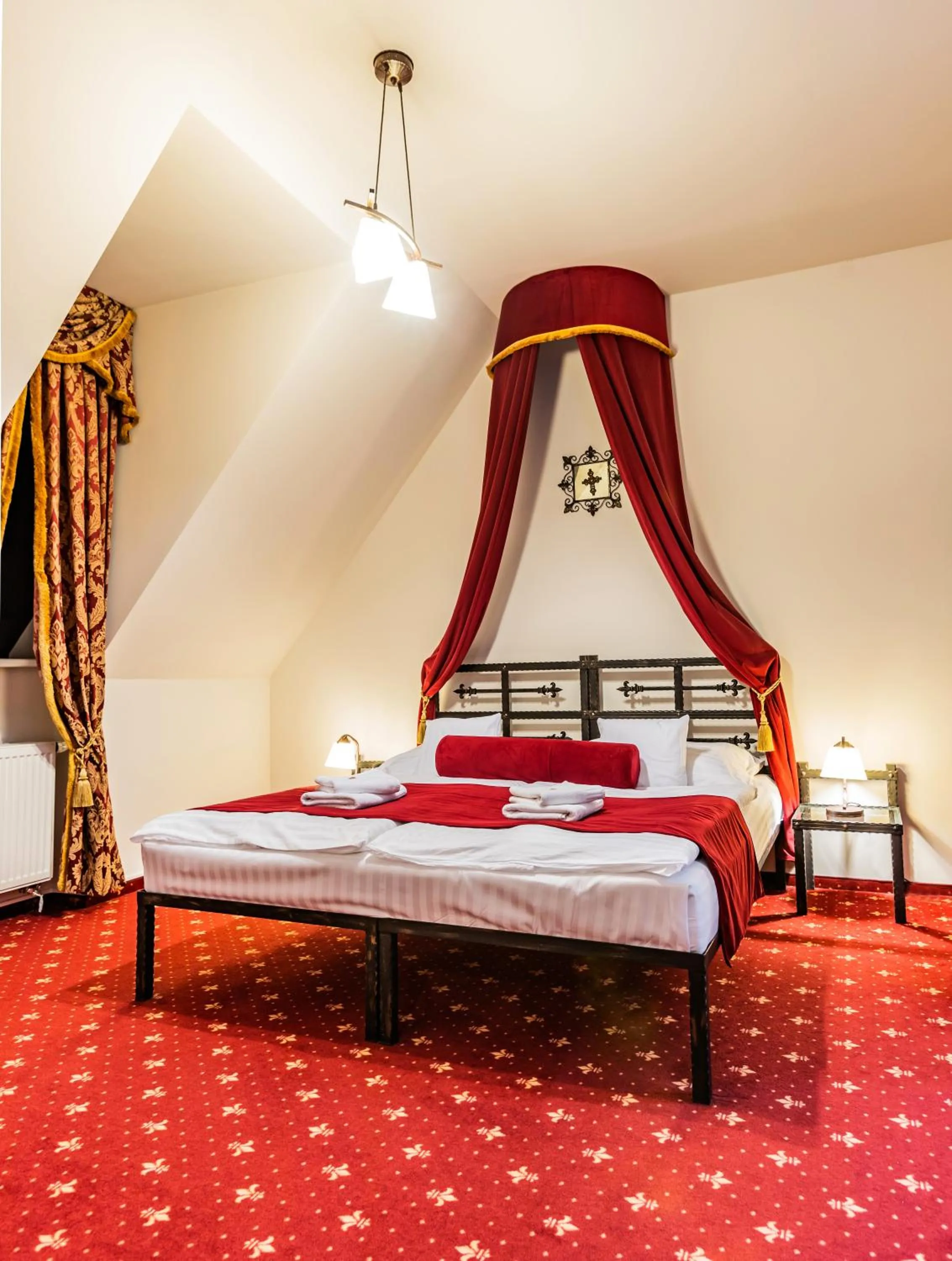 Bed in Hotel Grand Vígľaš