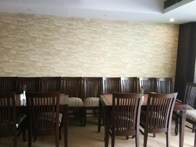 Dining area in Hotel Vaishali Inn Ghaziabad