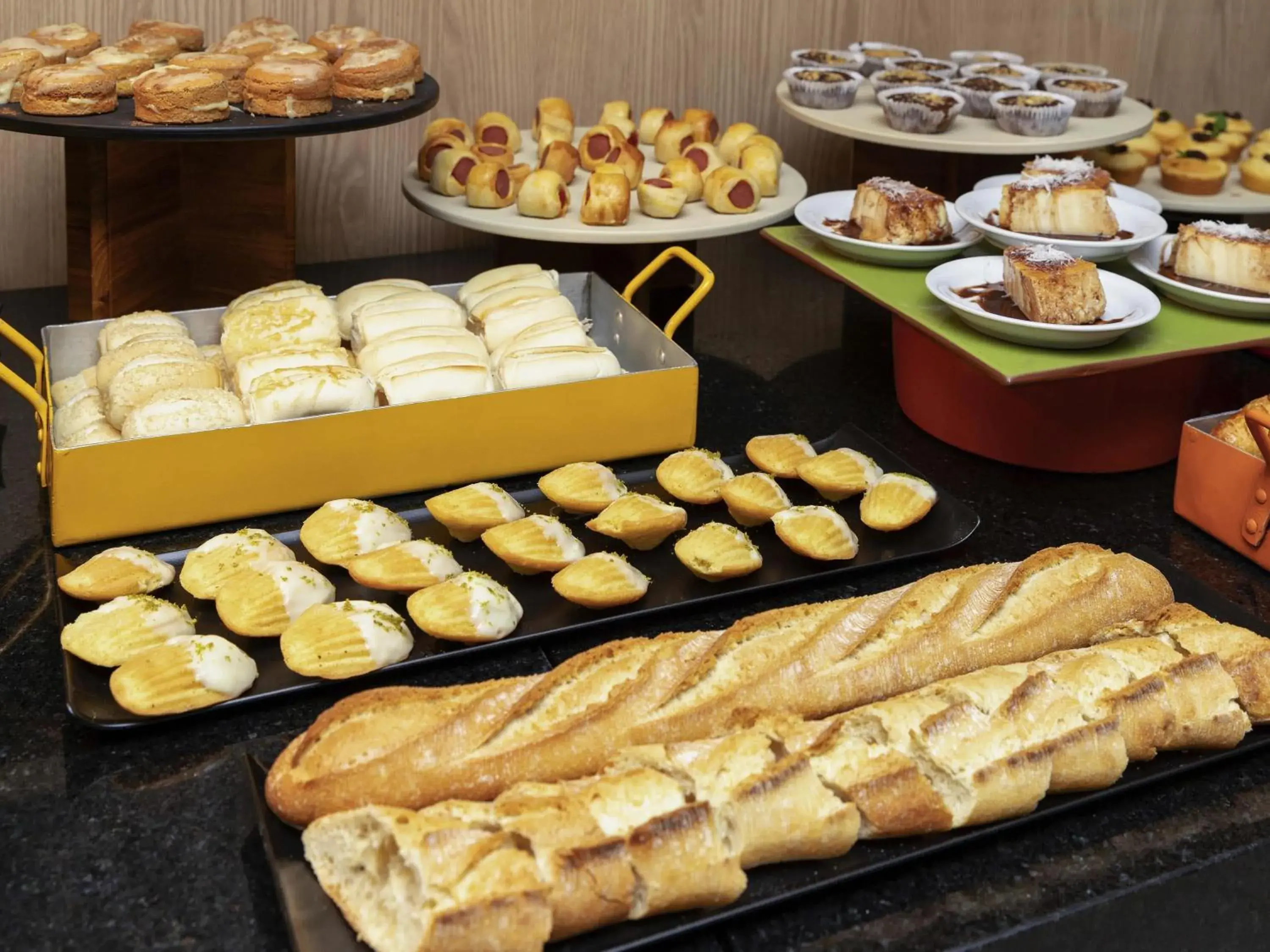 Breakfast in Mercure Sao Paulo Pamplona Breakfast in Mercure Sao Paulo Pamplona