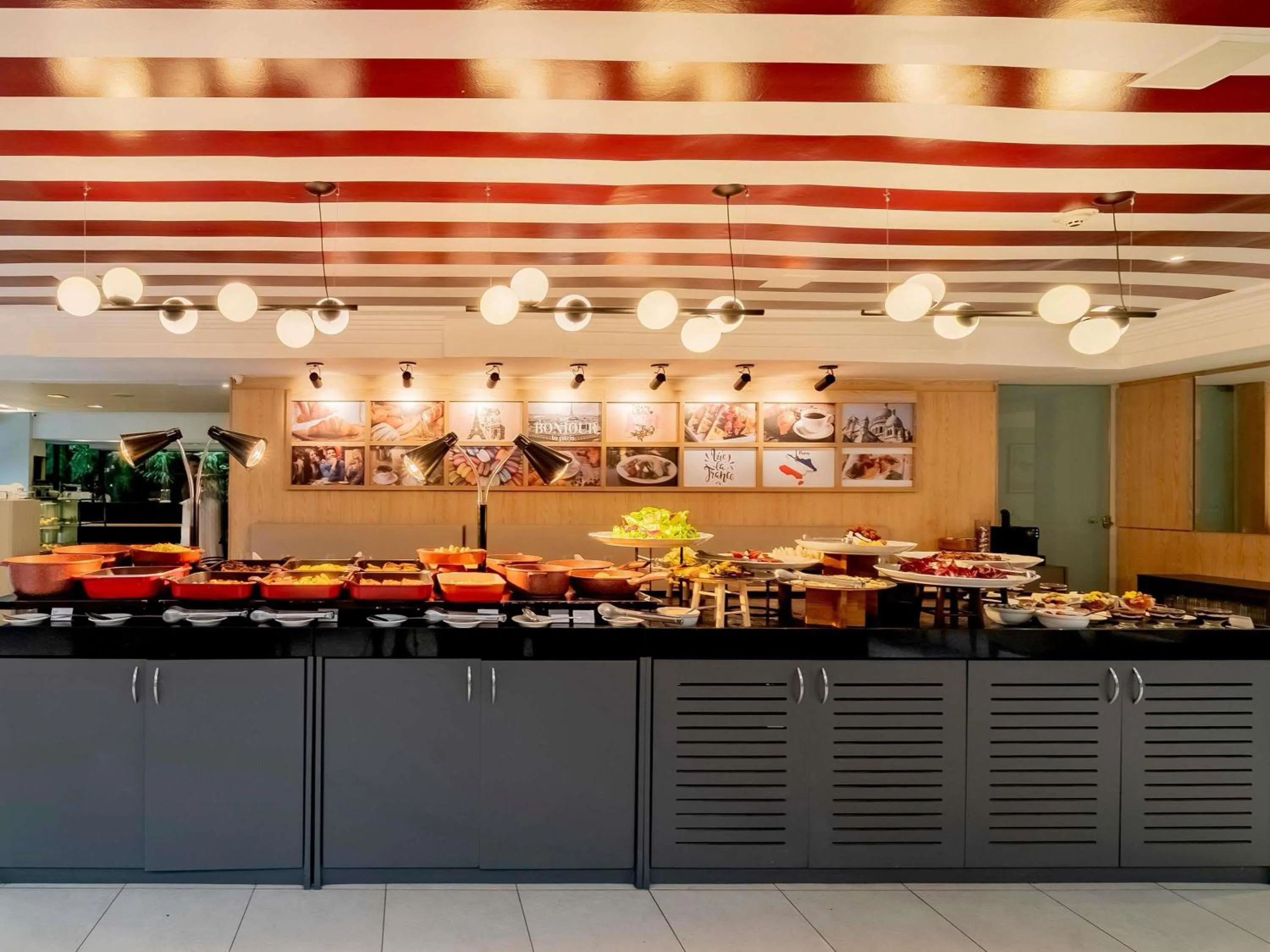 Restaurant/places to eat in Mercure Sao Paulo Pamplona