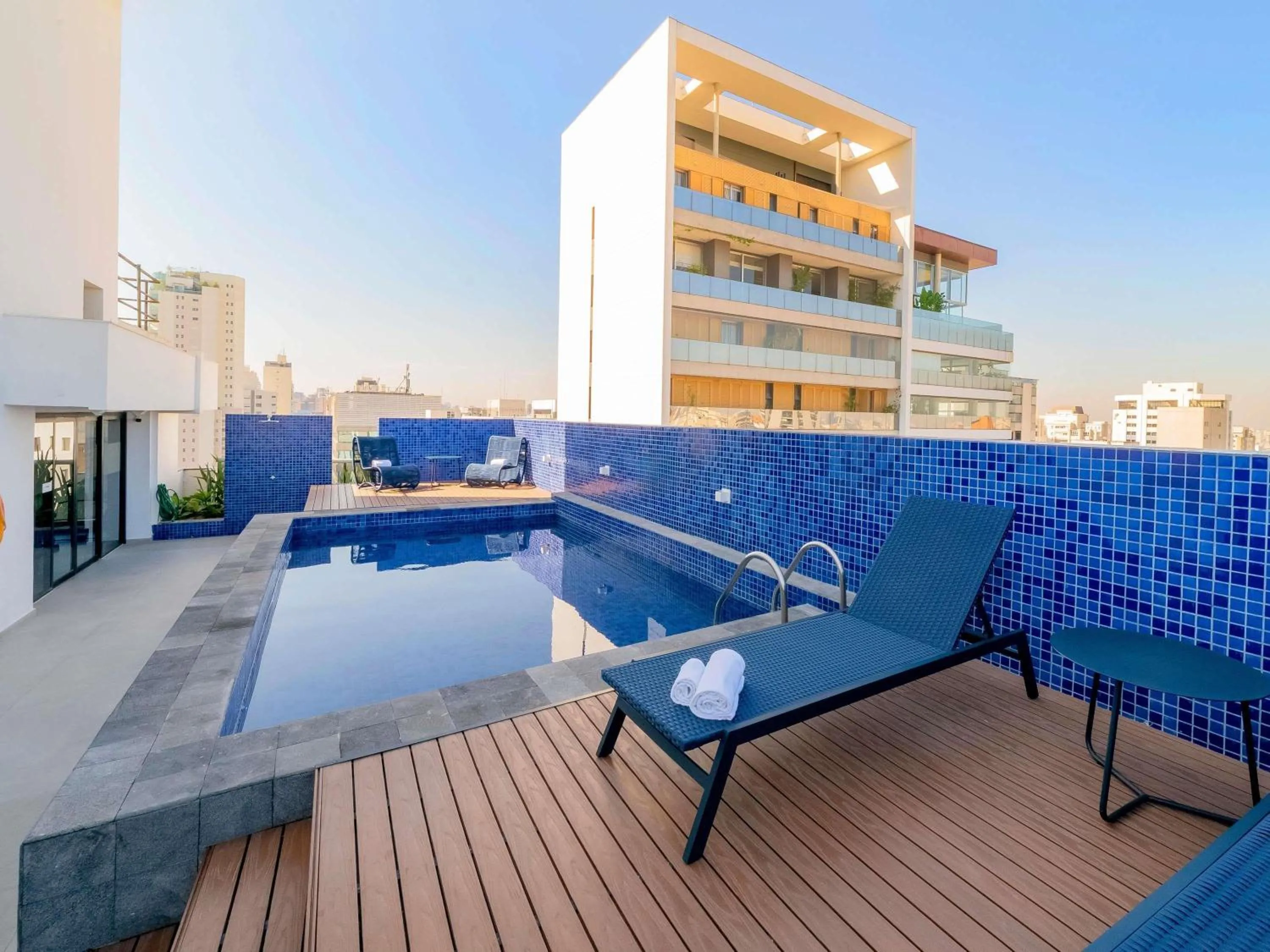 Pool view in Mercure Sao Paulo Pamplona