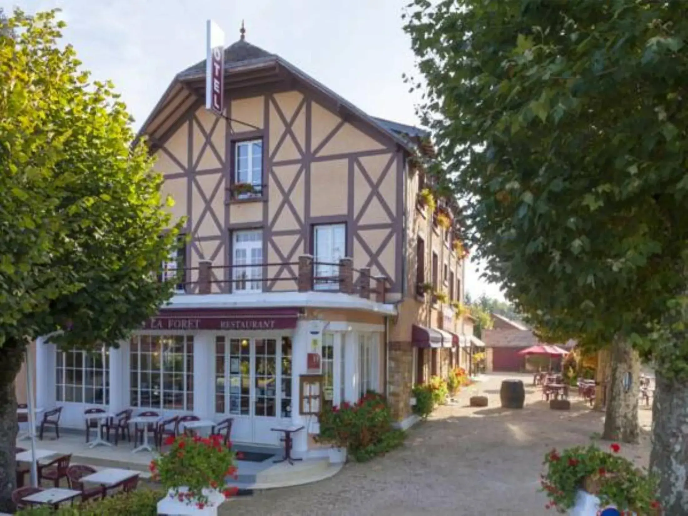Le Chalet de la Foret Hôtel 3 étoiles et Restaurant Le Chalet de la Foret Hôtel 3 étoiles et Restaurant