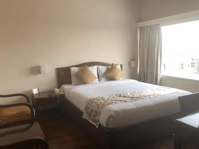 Bed in Hotel Crystal Palace Meerut
