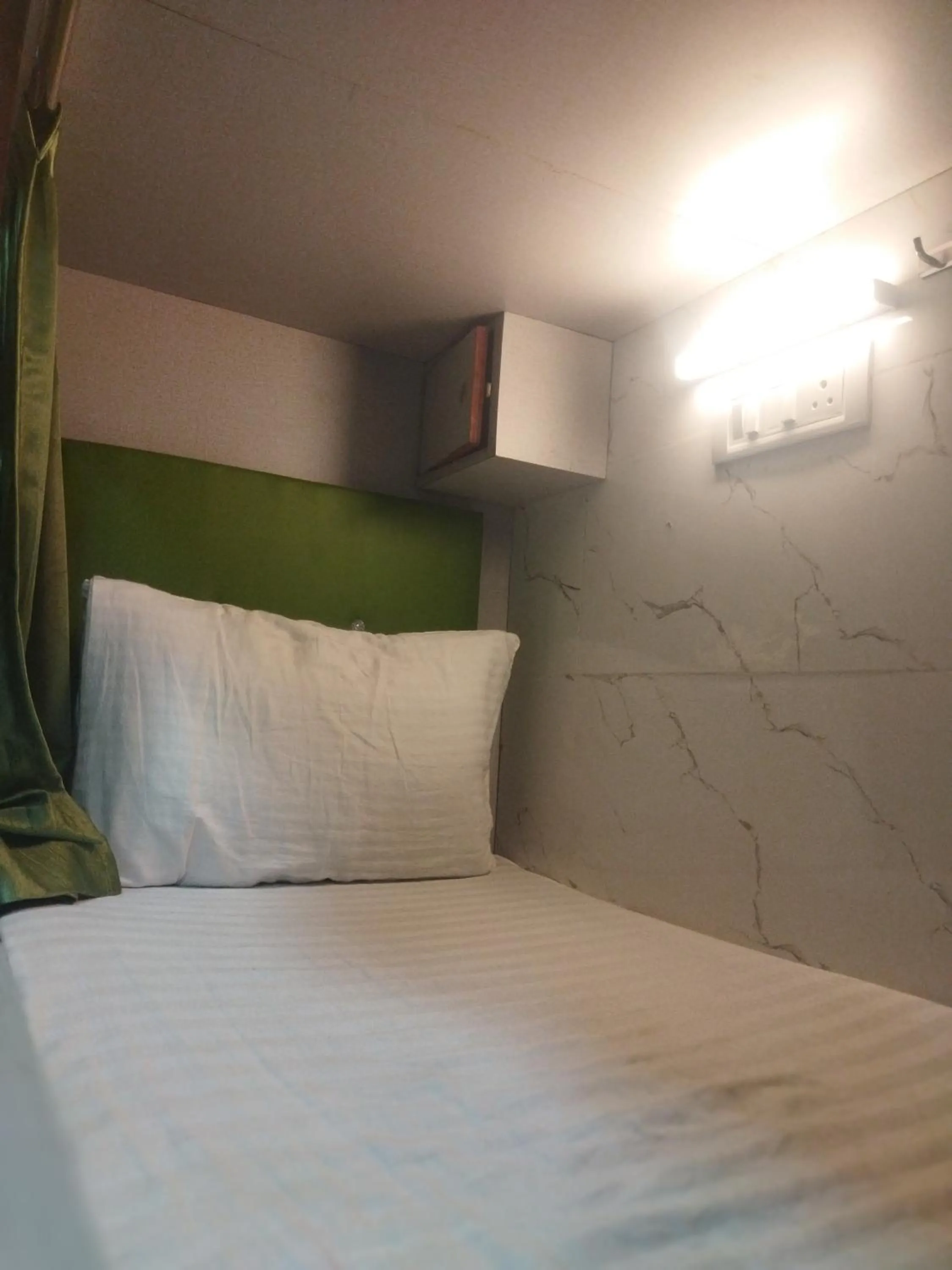 Bed in Noor Dormitory Sakinaka