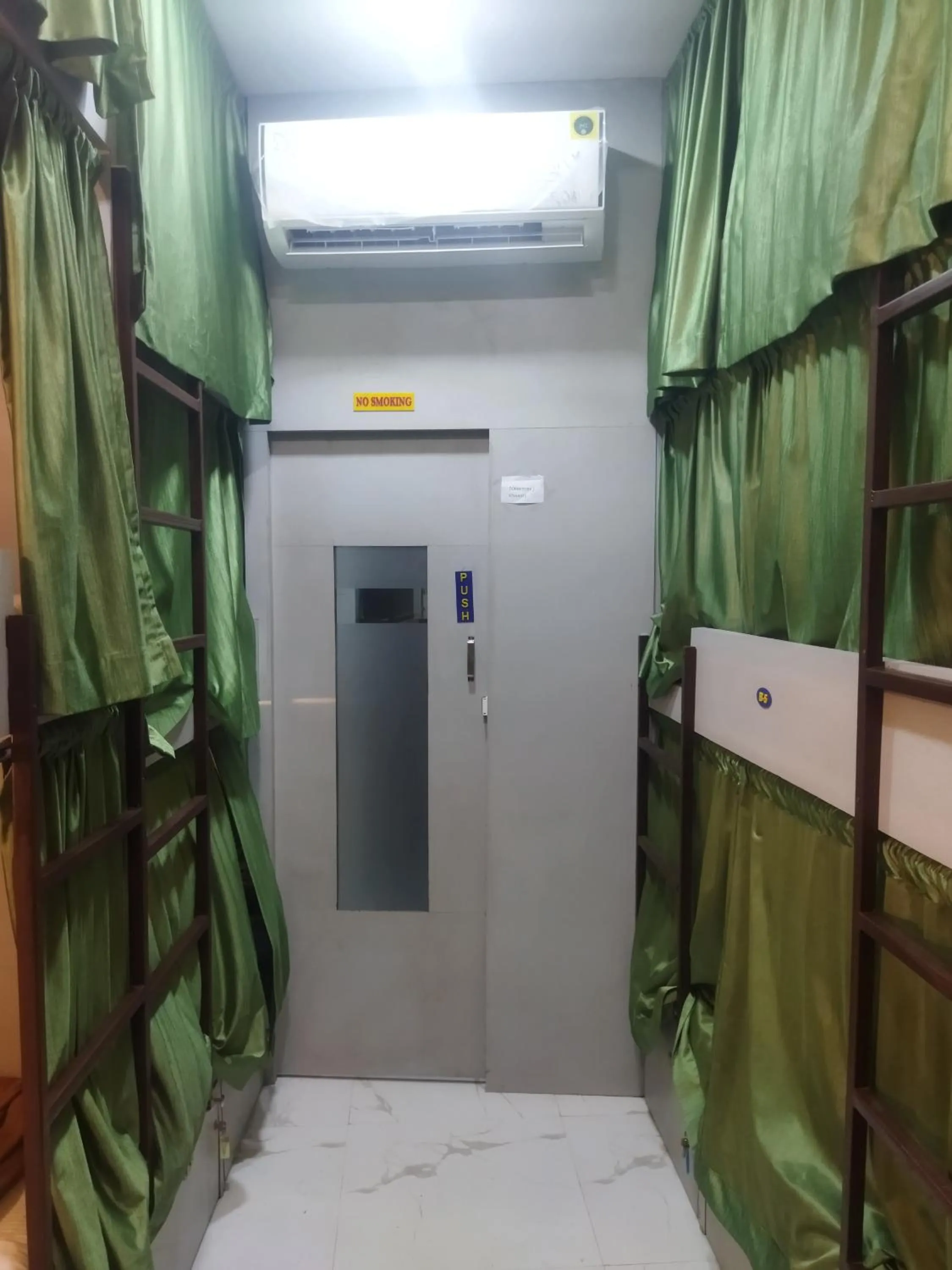 bunk bed in Noor Dormitory Sakinaka