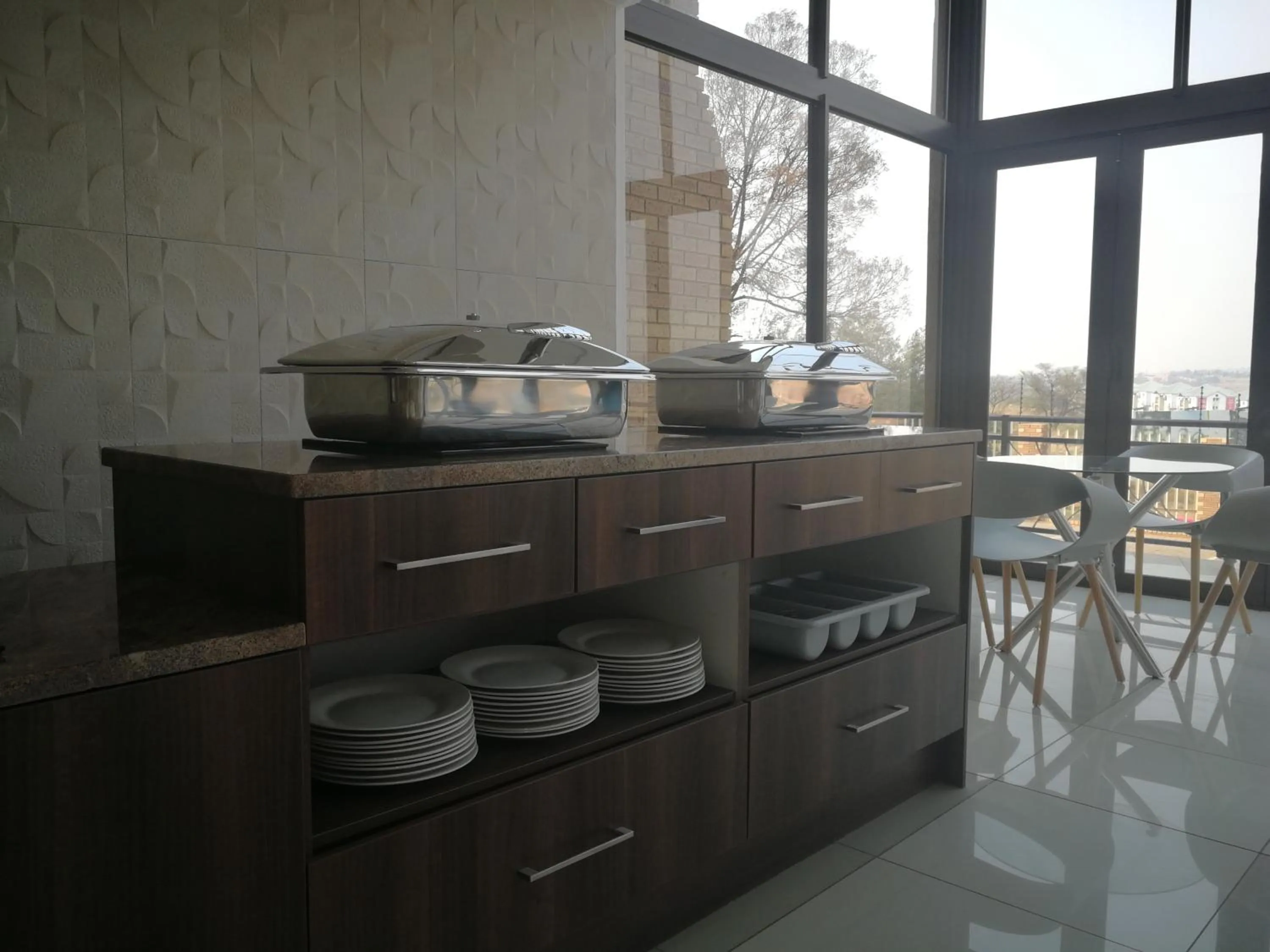 Breakfast in Eagle Nest Luxury Accommodation