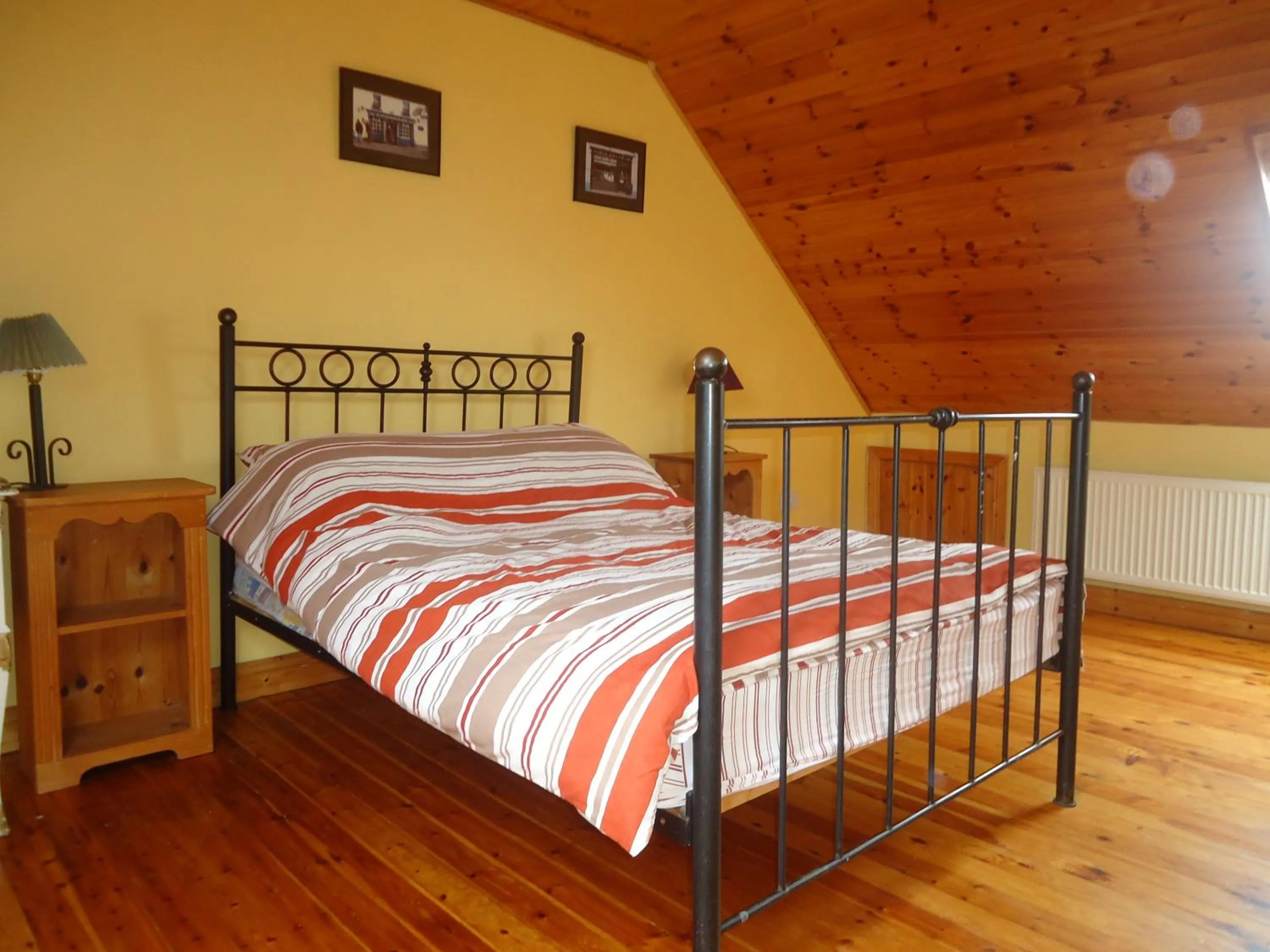 Bed in Portmagee Seaside Cottages