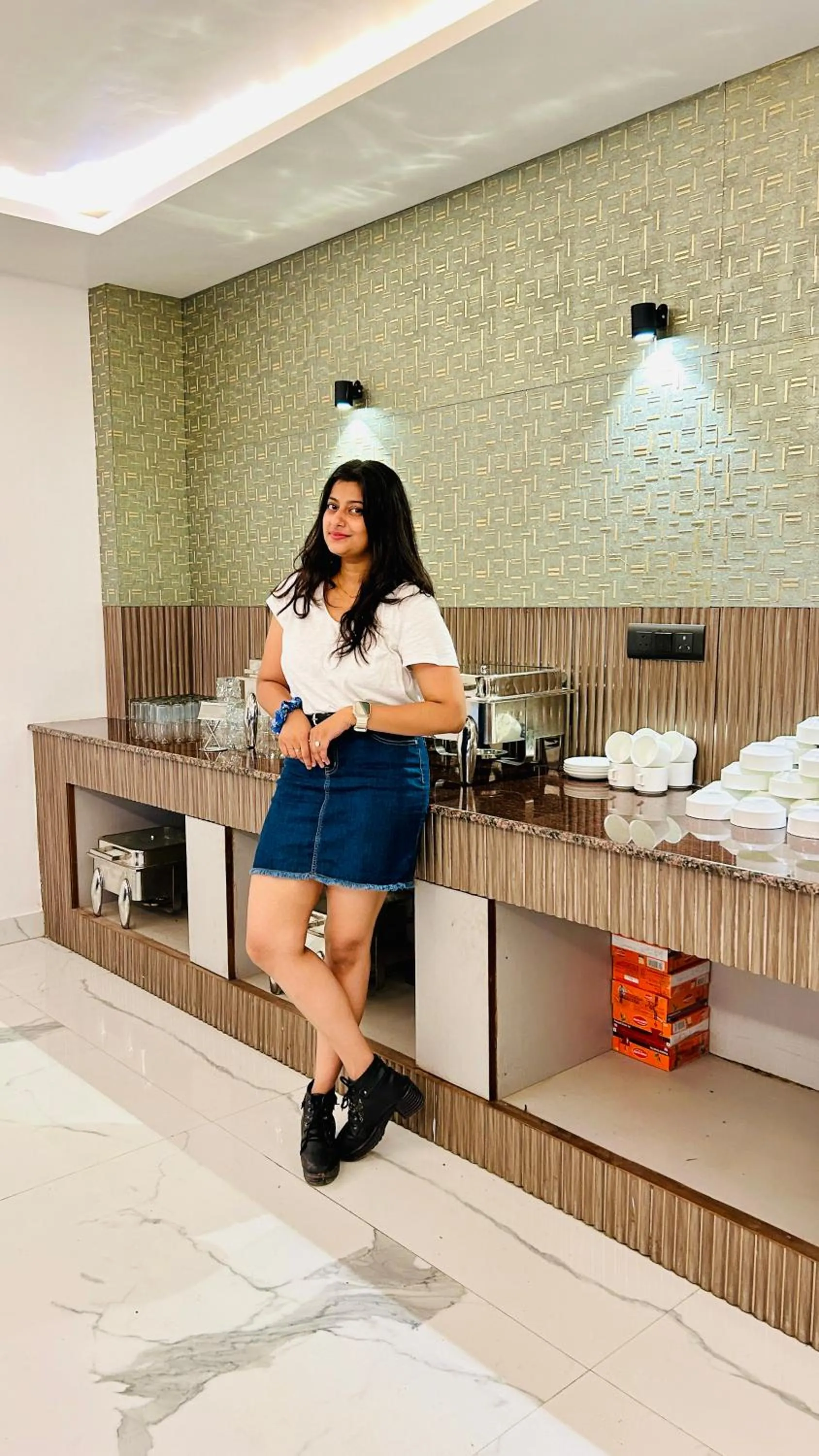 Restaurant/places to eat in Raksha Suites & Banquet Greater Noida