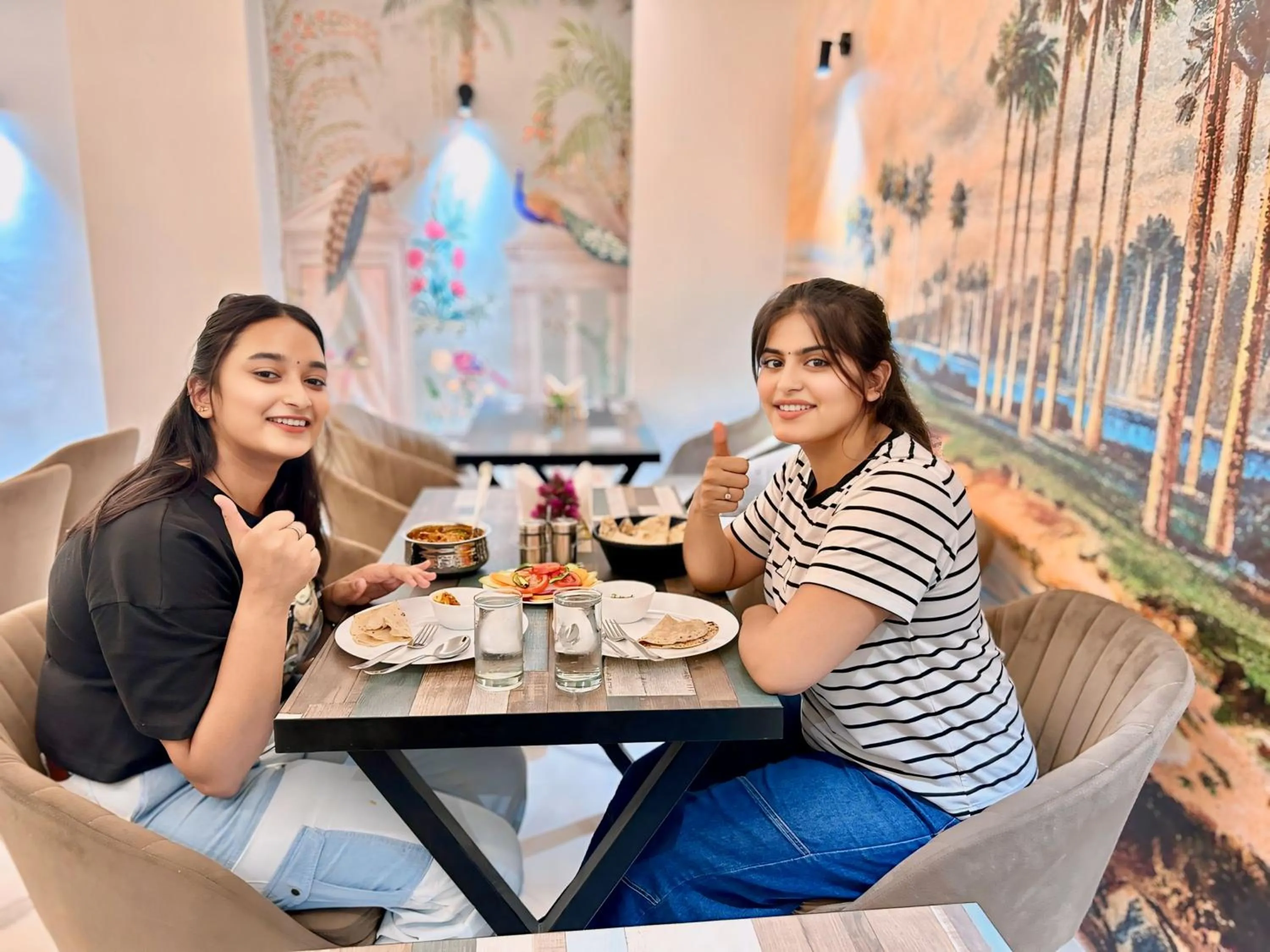 Restaurant/places to eat in Raksha Suites & Banquet Greater Noida