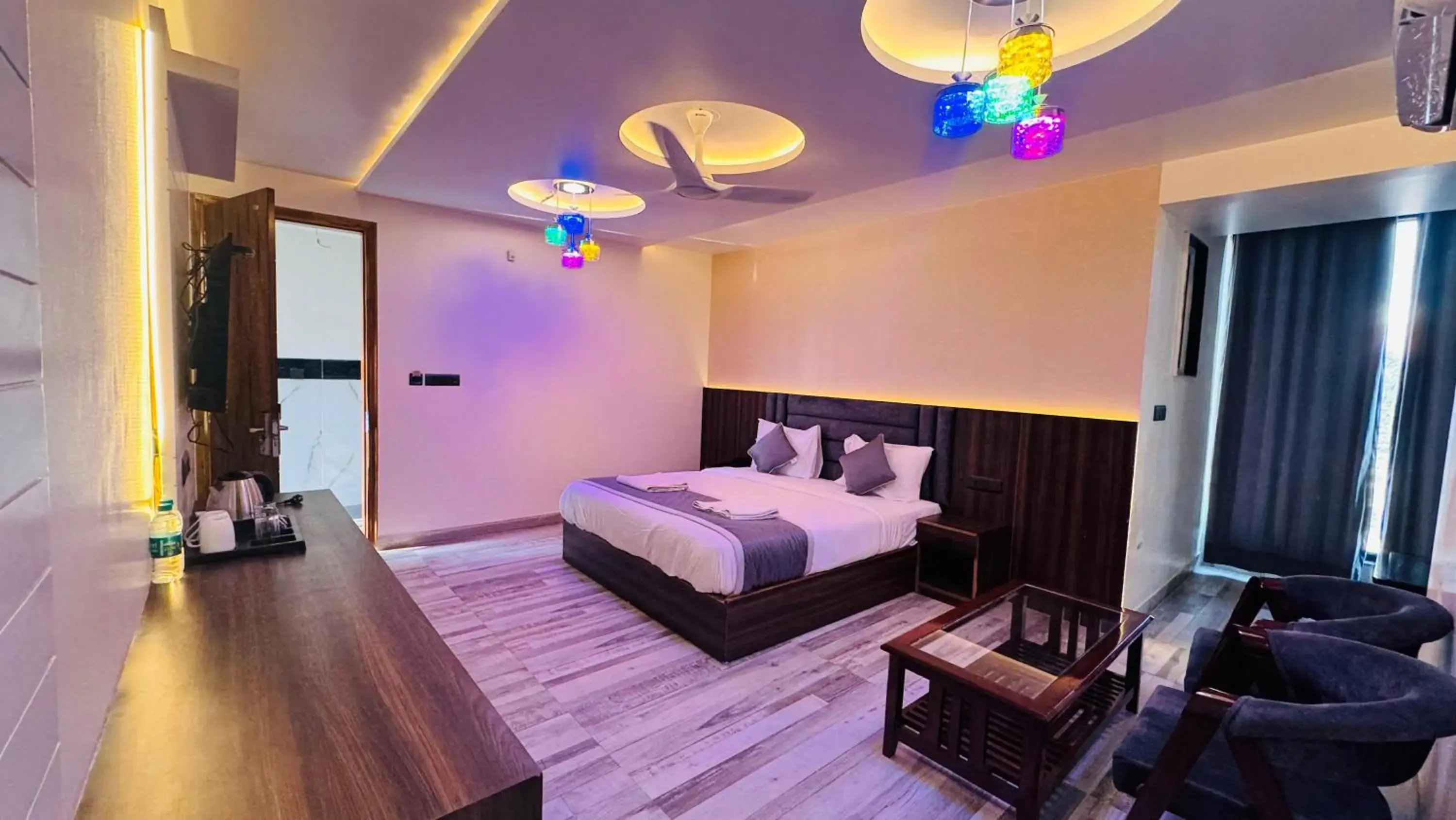 Executive Suite in Raksha Suites & Banquet Greater Noida Executive Suite in Raksha Suites & Banquet Greater Noida