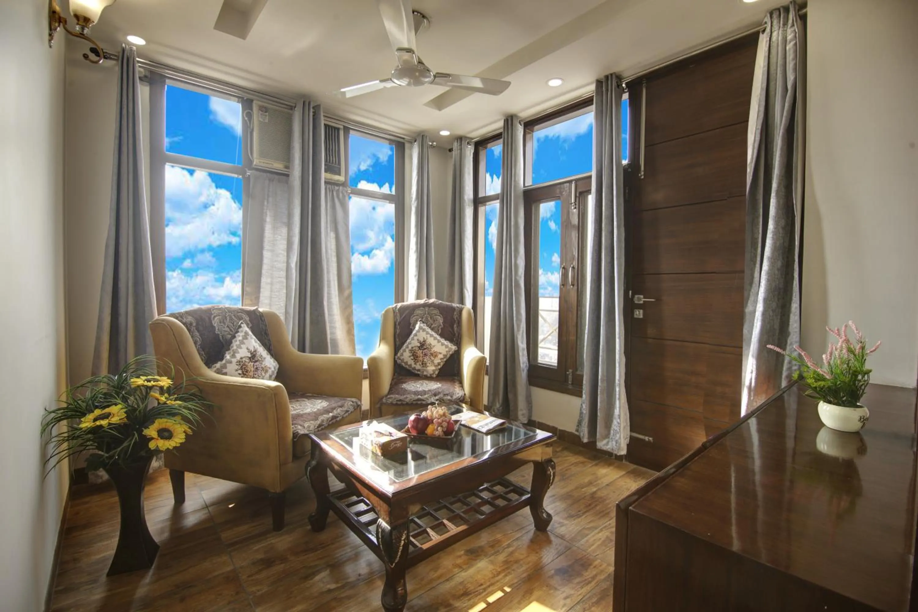 Living room in SONESTA LUXURY APARTMENT