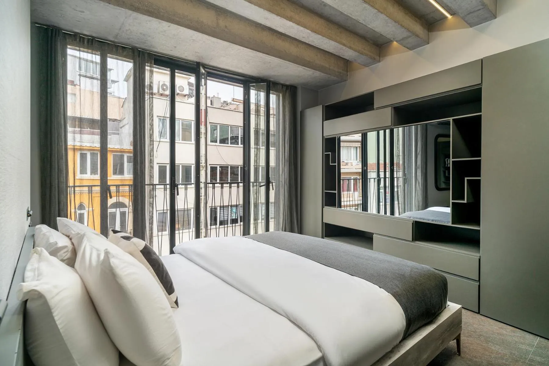 Bed in RA Apartments