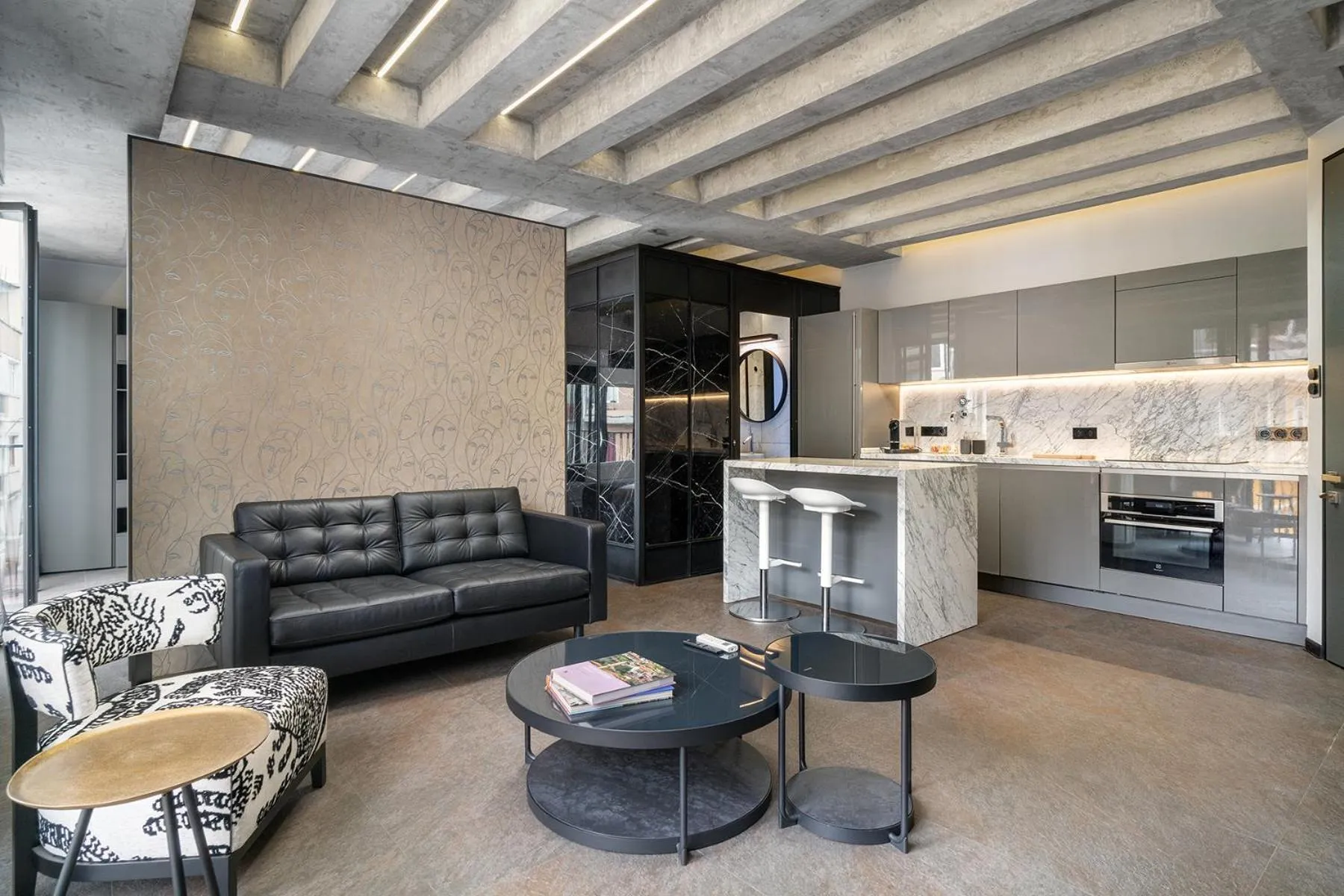 Kitchen or kitchenette in RA Apartments