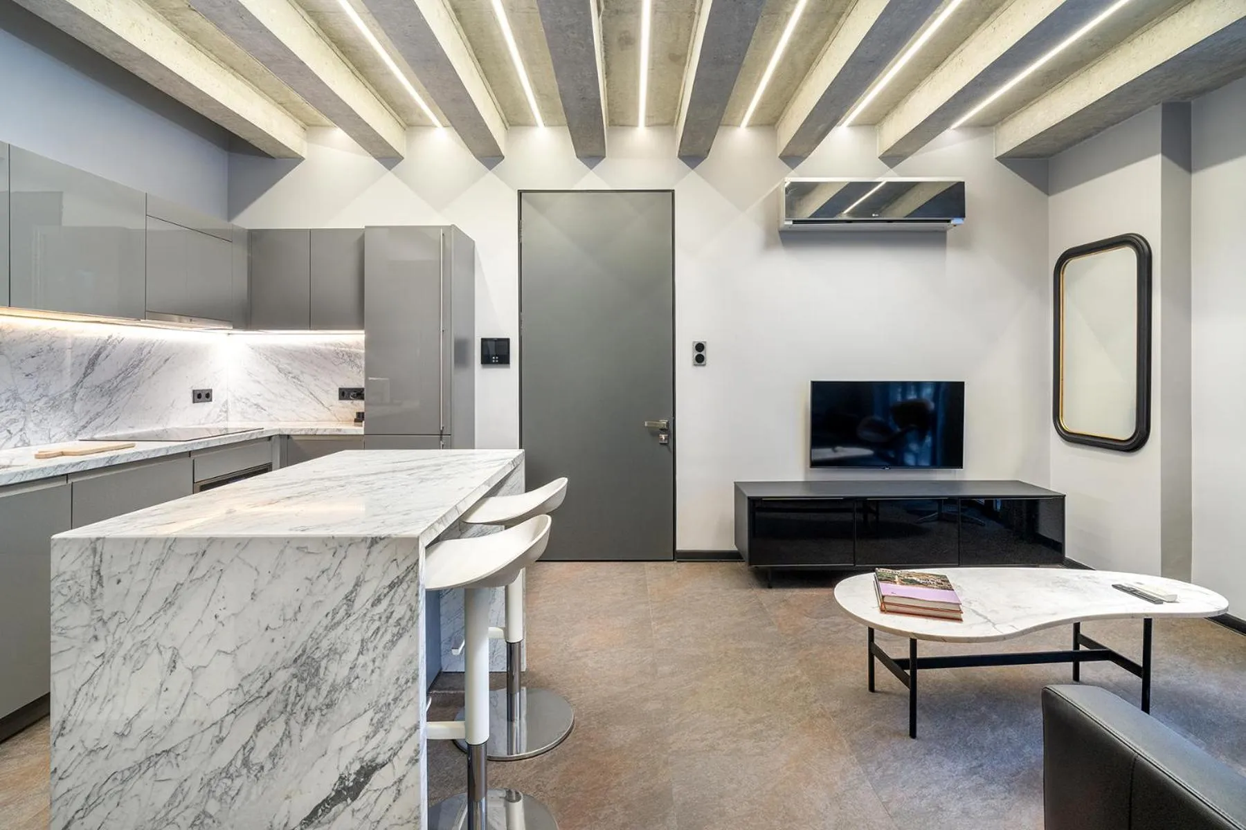 TV and multimedia in RA Apartments