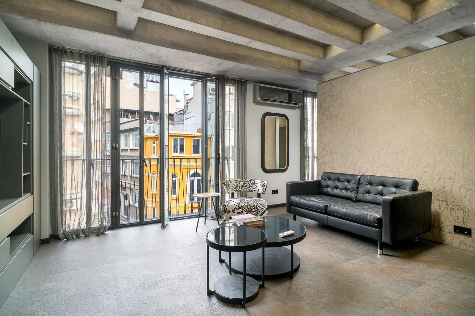 TV and multimedia in RA Apartments