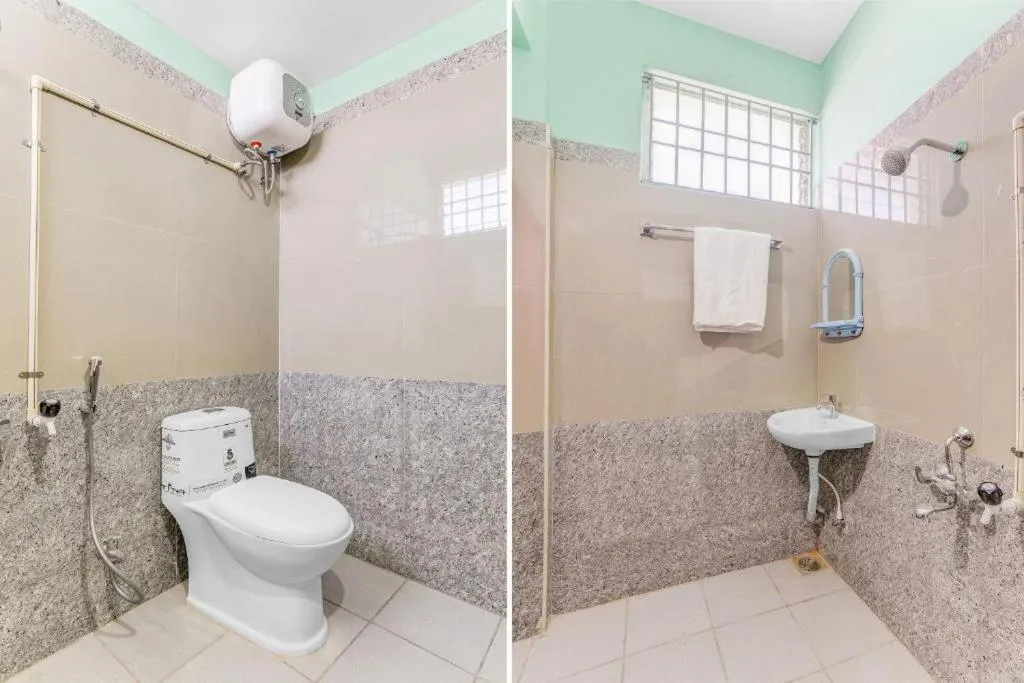 Bathroom in PN SAMY INN