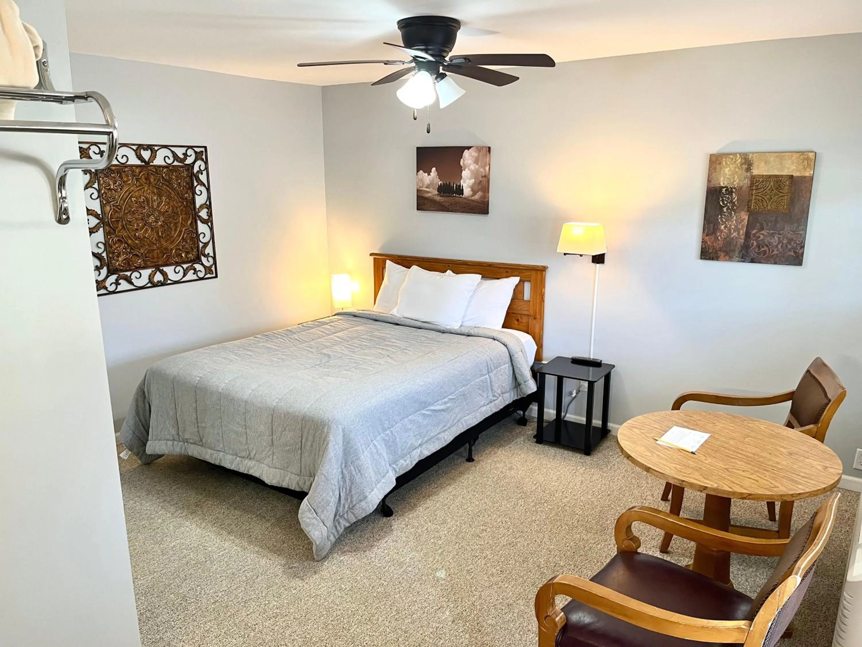 Bedroom, Bed in Honor Motel