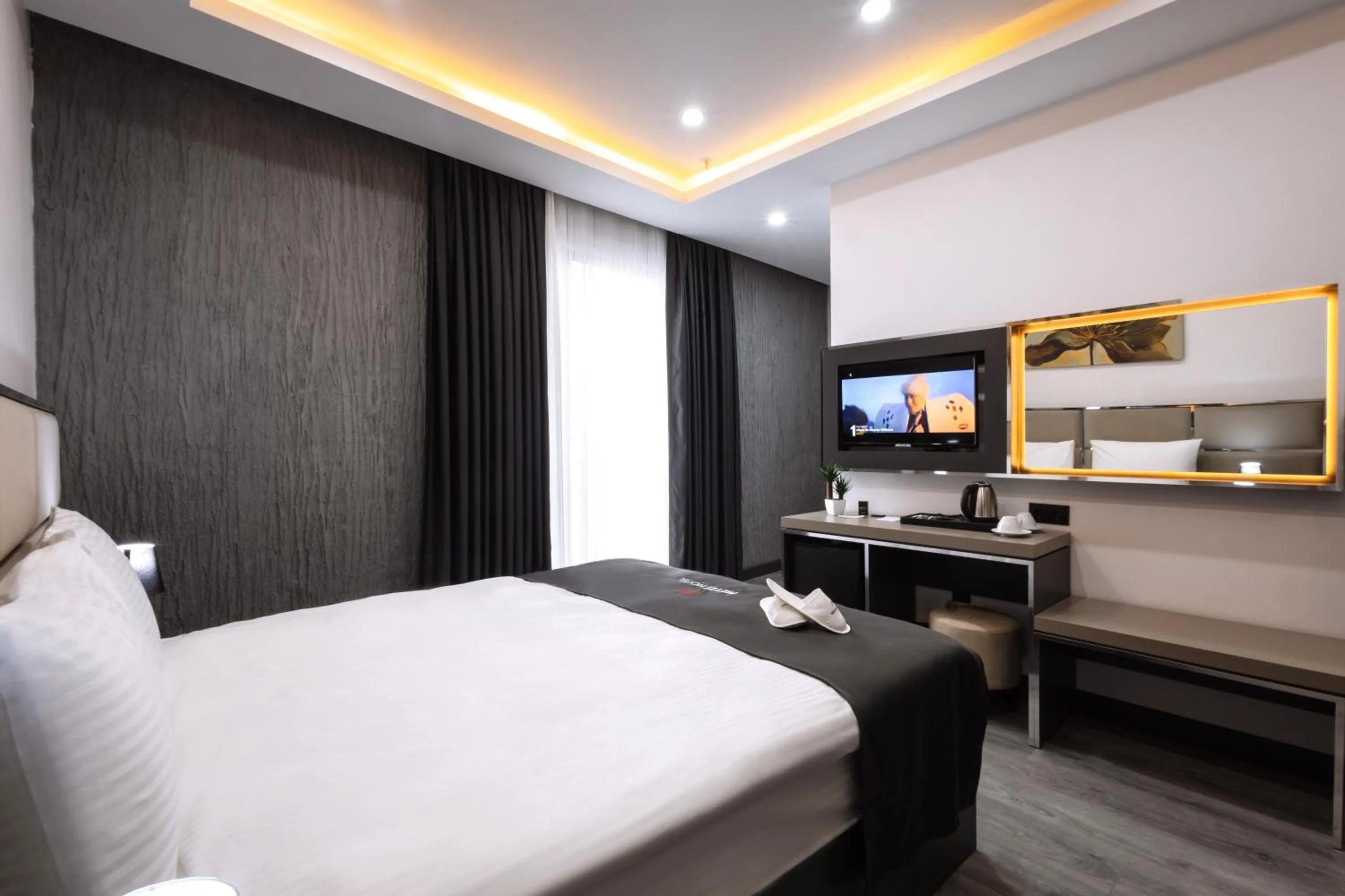 Photo of the whole room, Bed in Meyzi Hotel