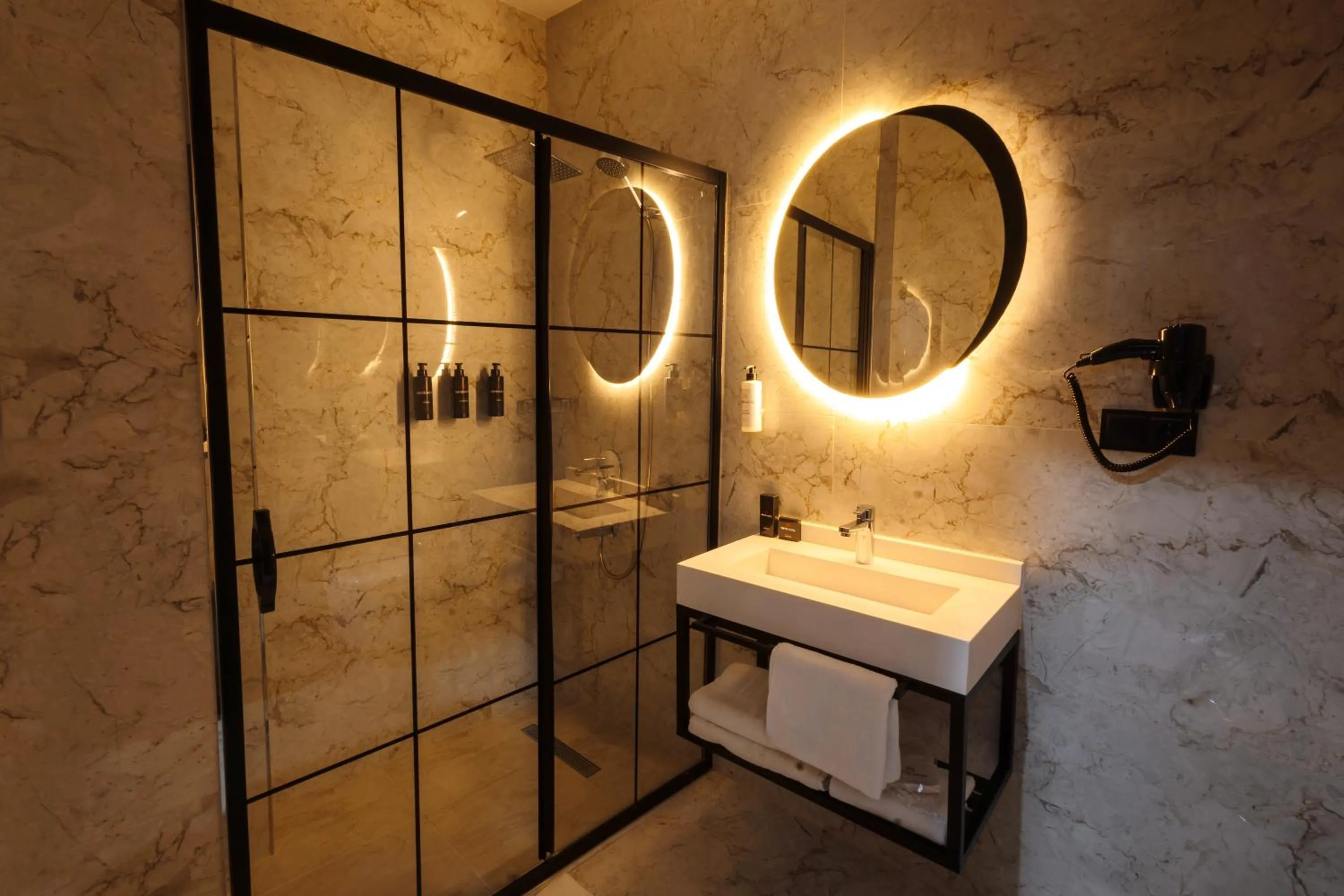 Shower in Meyzi Hotel