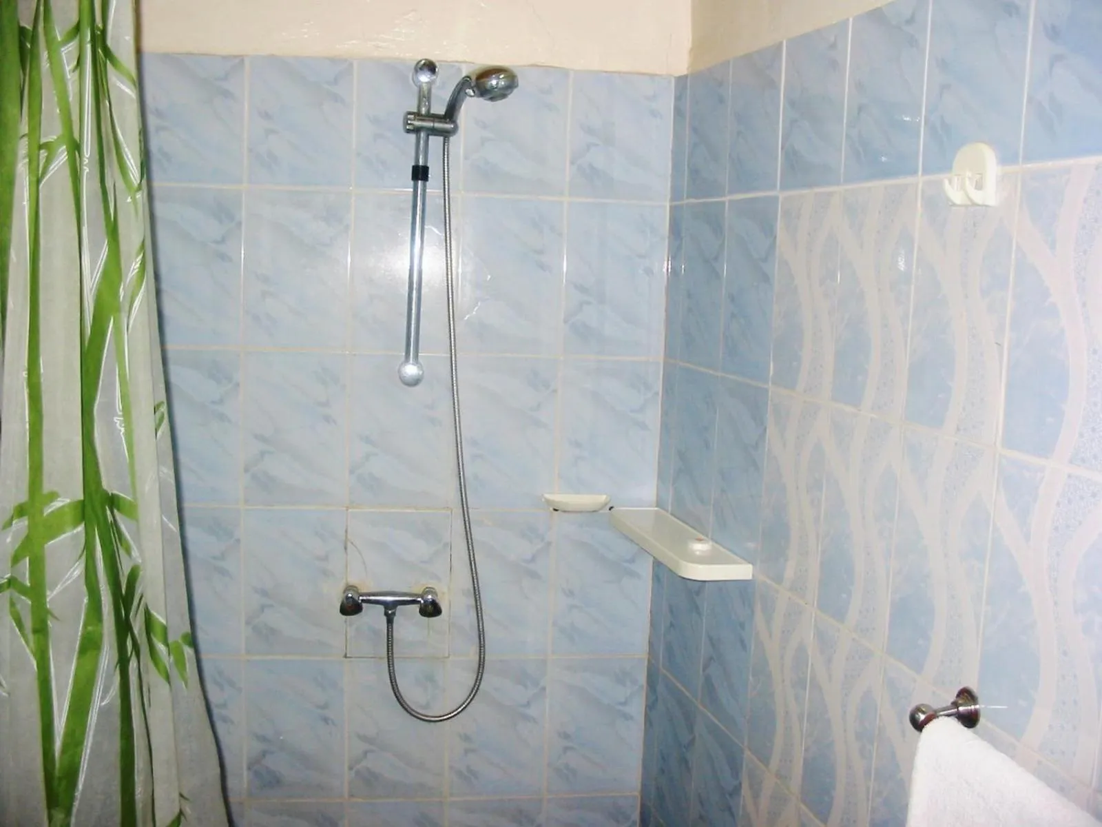 Shower in Le Chamama