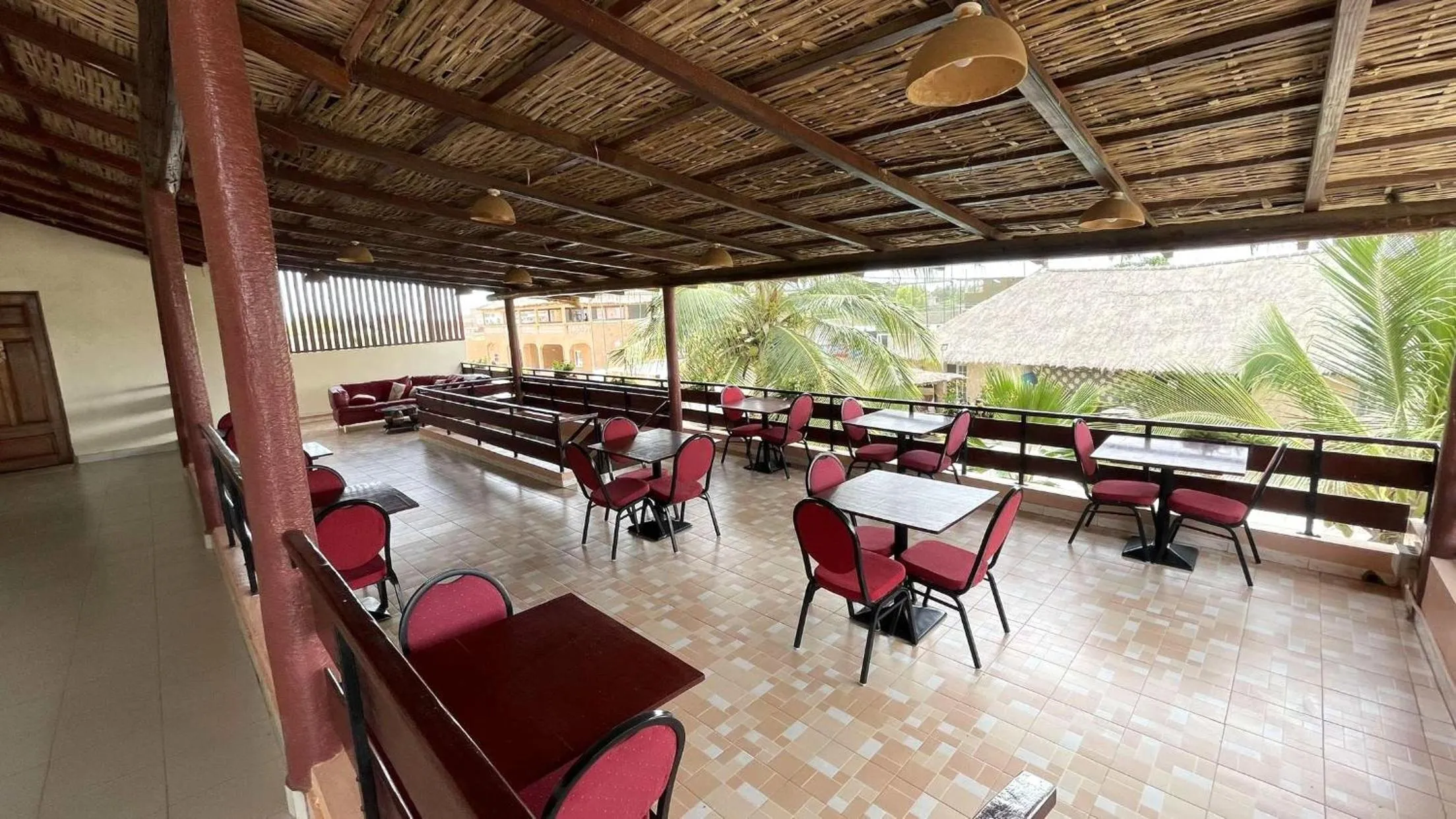 Restaurant/places to eat in Le Chamama