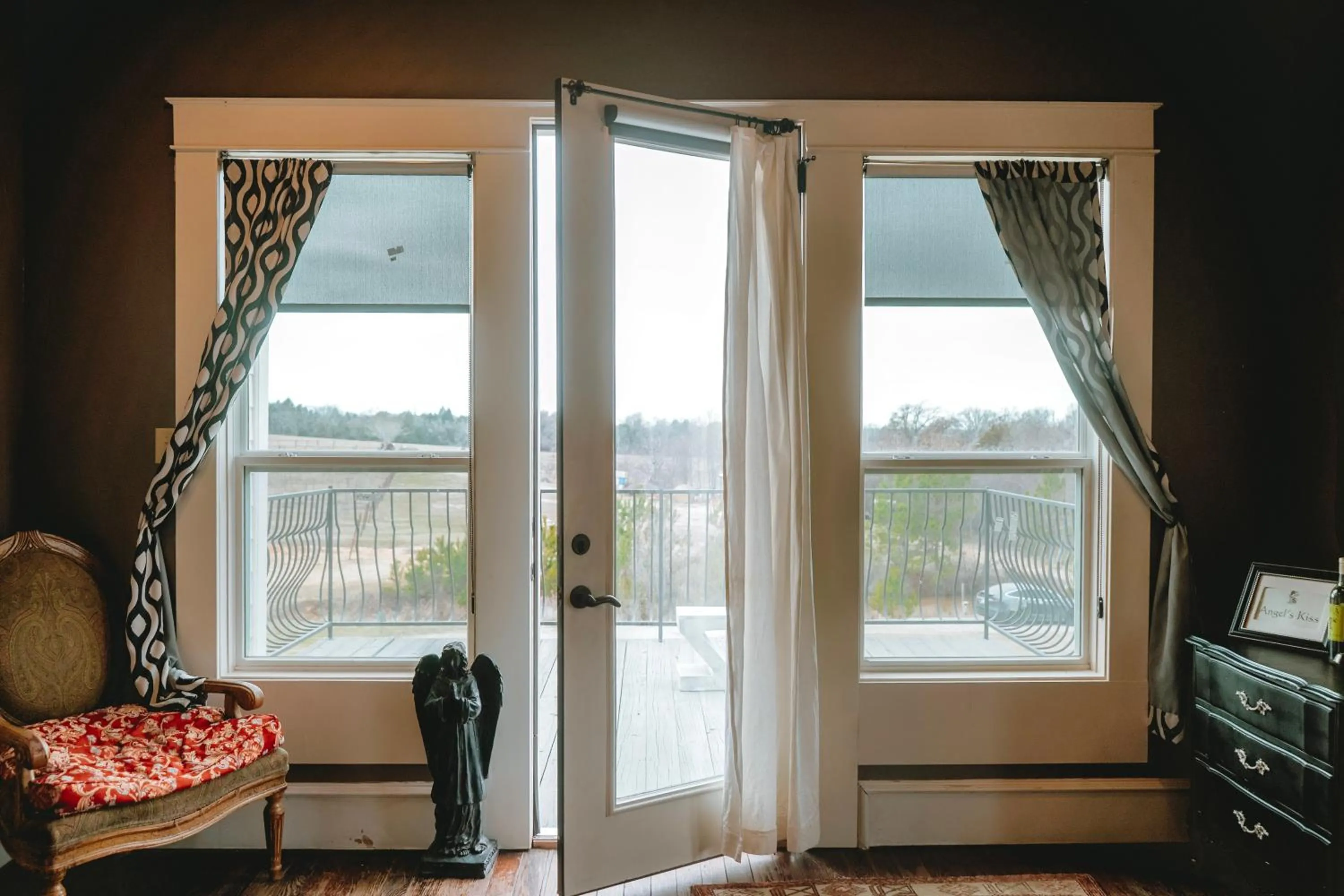 Queen Room with Balcony in Tara Vineyard & Winery Estate