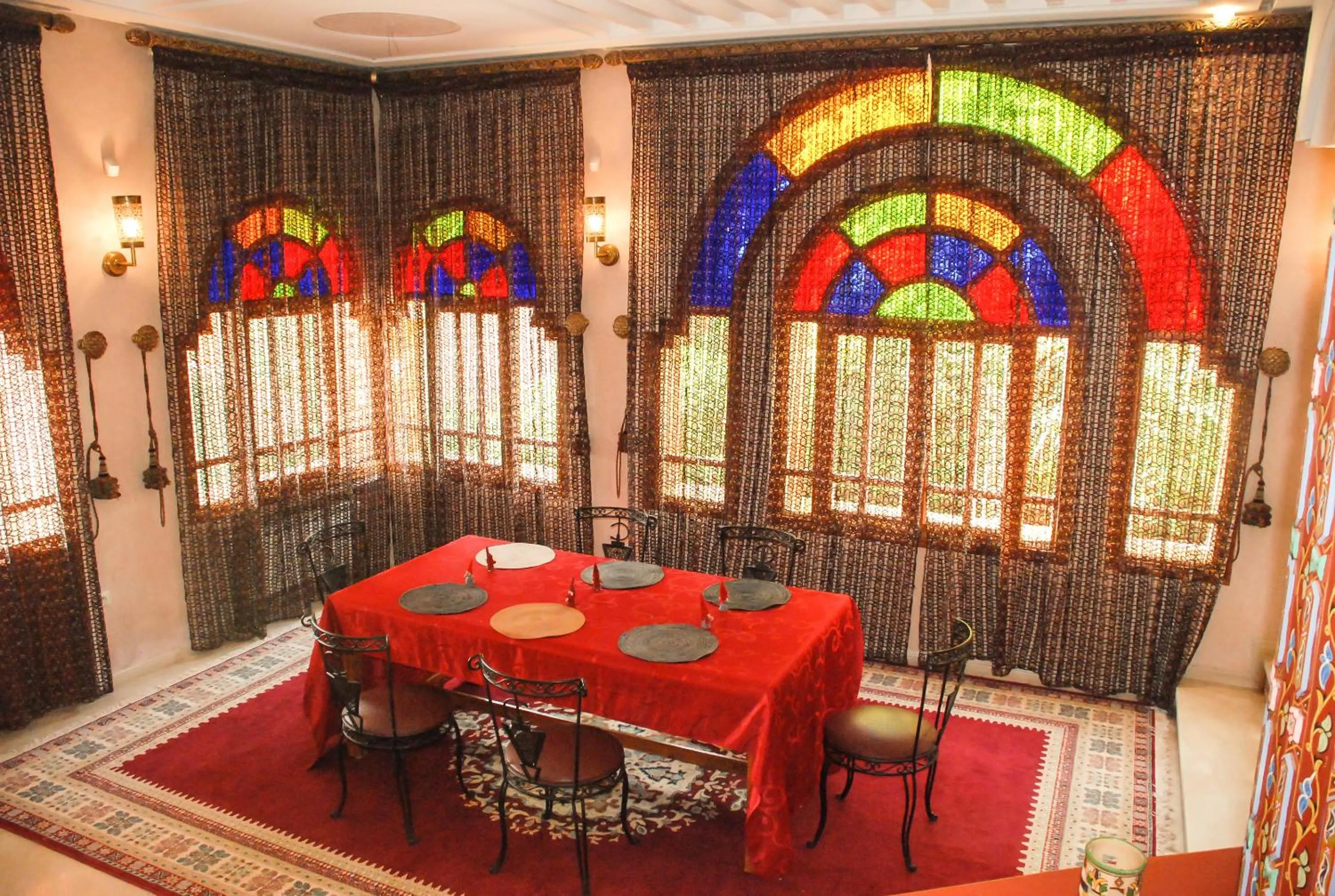Restaurant/places to eat in Riad Noumidya