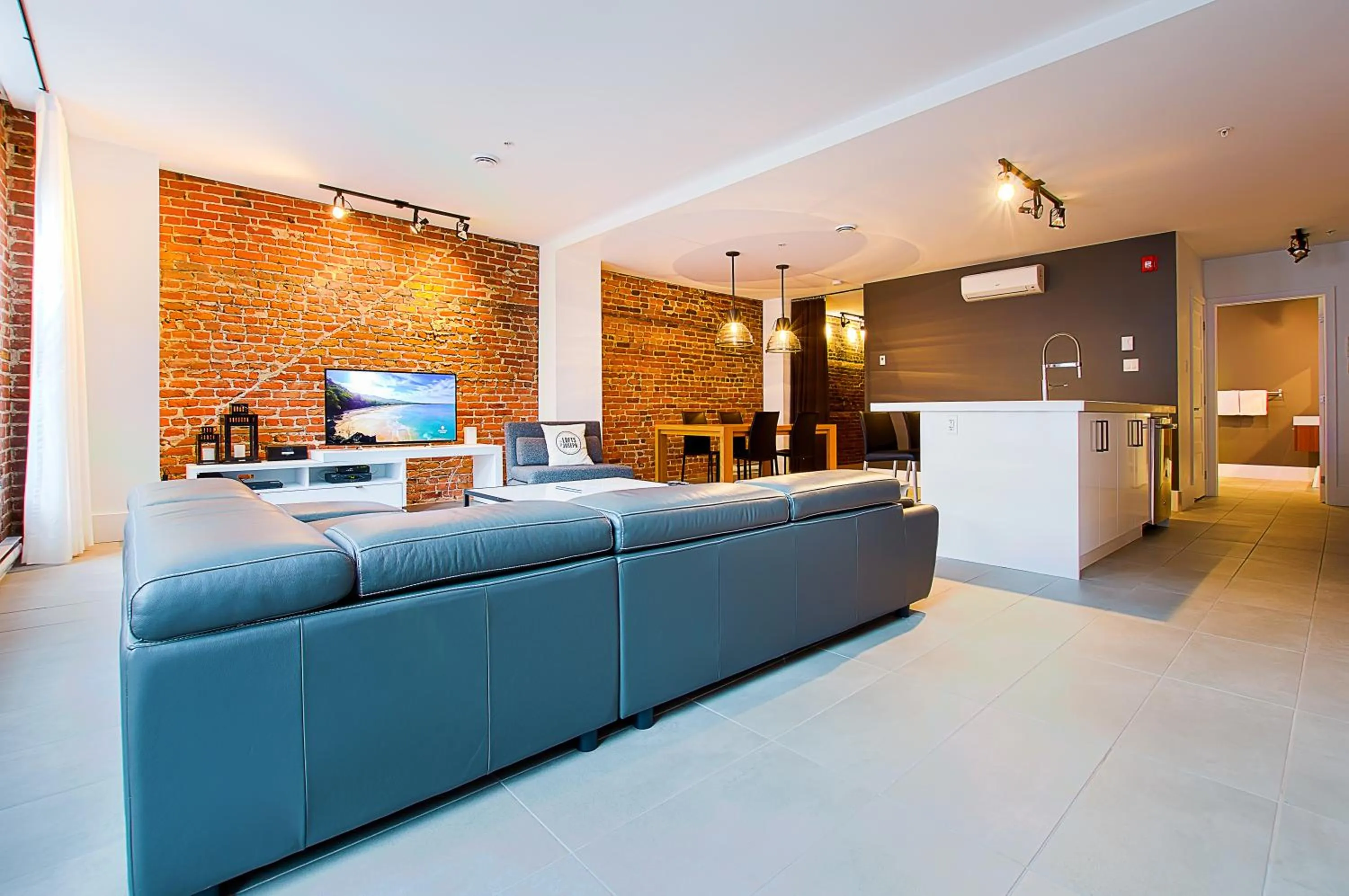 TV and multimedia in Les Lofts St-Joseph - Par Les Lofts Vieux-Québec