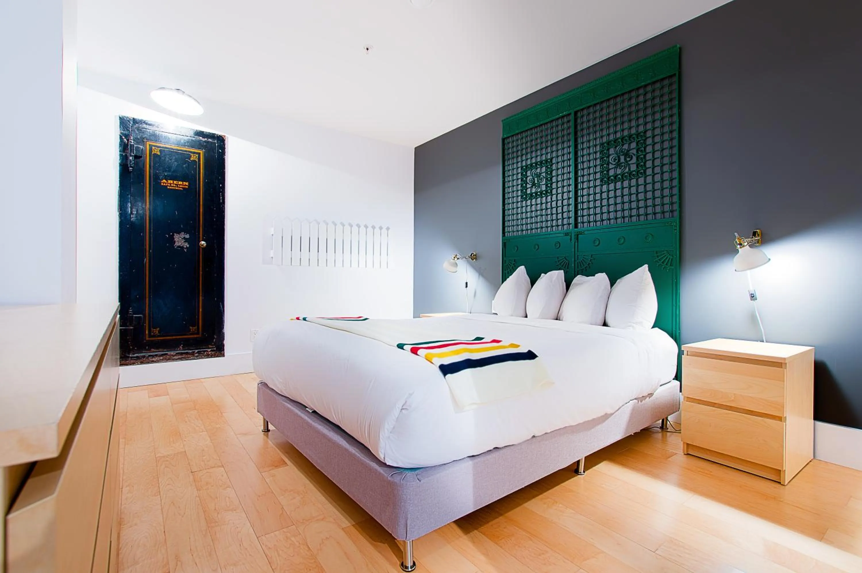 Photo of the whole room, Bed in Les Lofts St-Joseph - Par Les Lofts Vieux-Québec