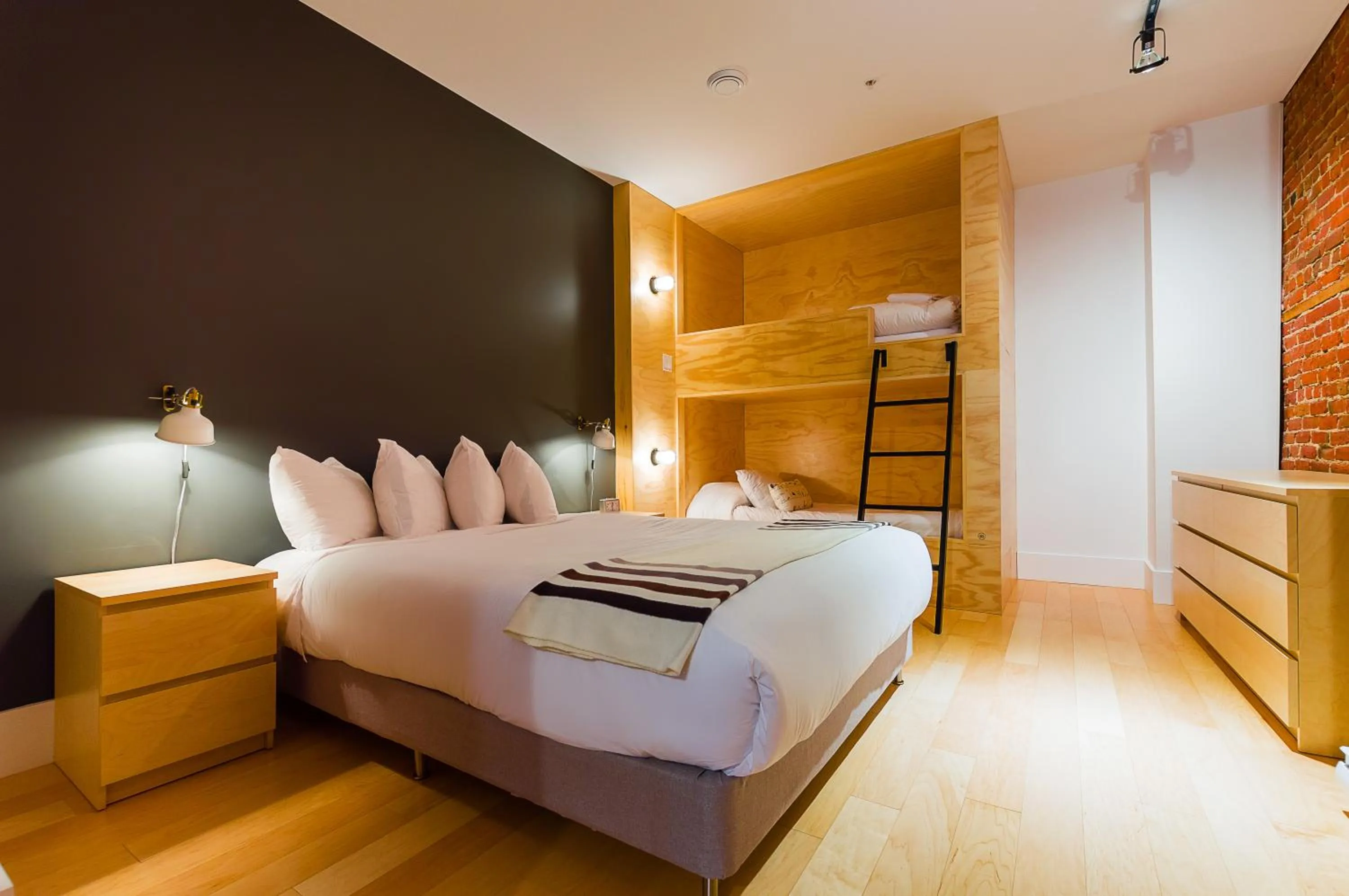 Photo of the whole room, Bed in Les Lofts St-Joseph - Par Les Lofts Vieux-Québec