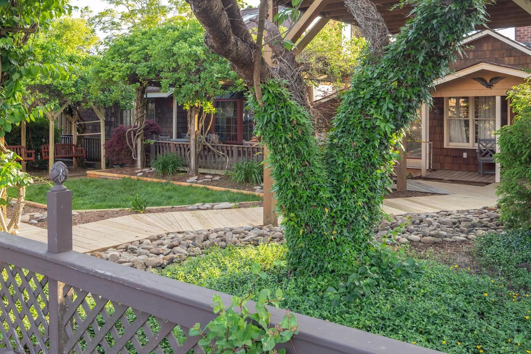 Garden view in The Ridgeway Inn